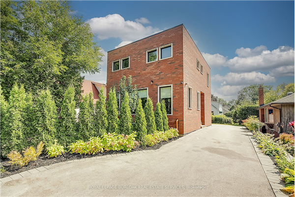 2196 New St, Burlington