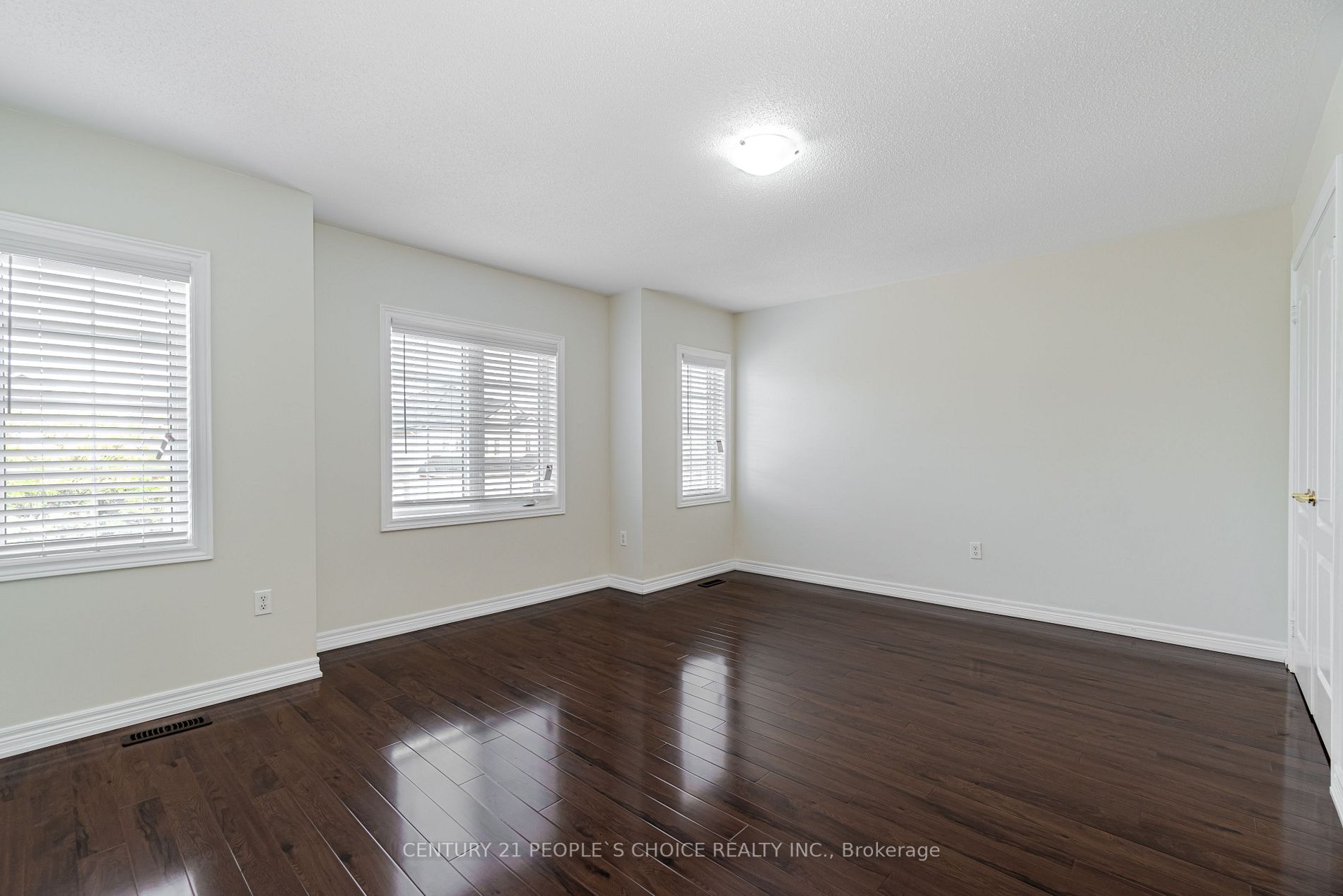 19 Dovehaven Crescent