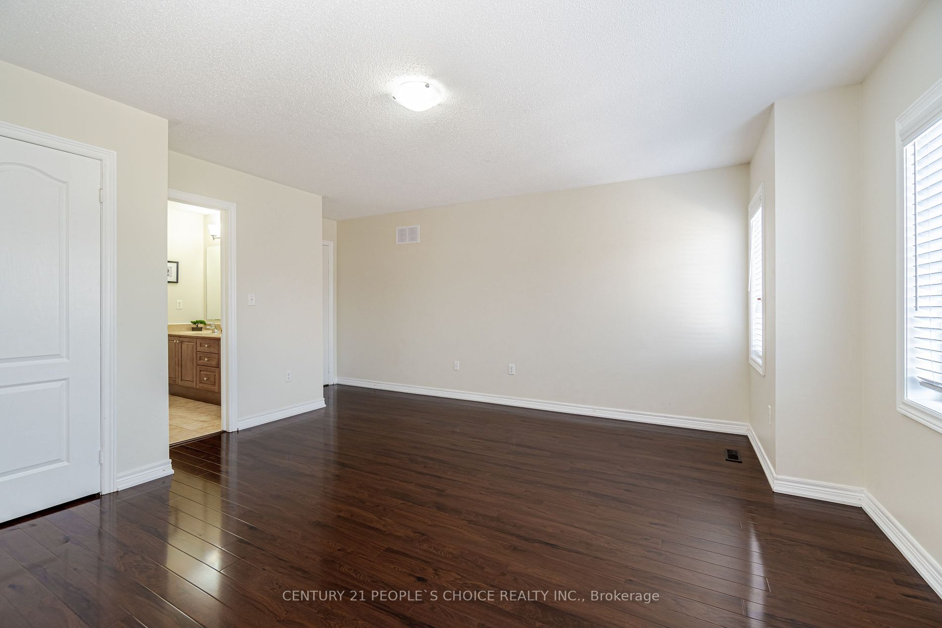 19 Dovehaven Crescent