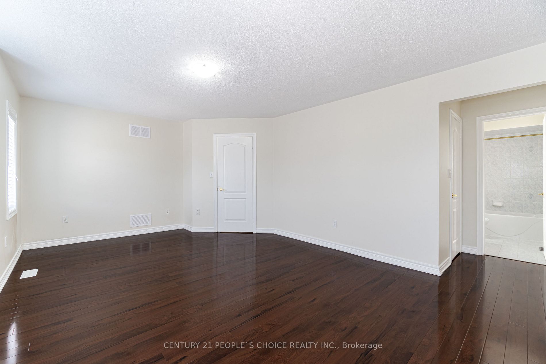 19 Dovehaven Crescent