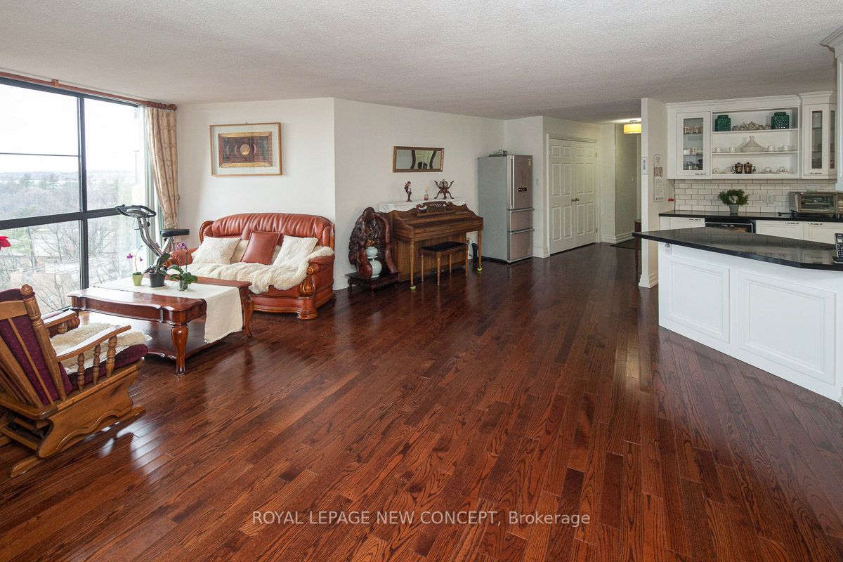1240 Marlborough Crt, #1001