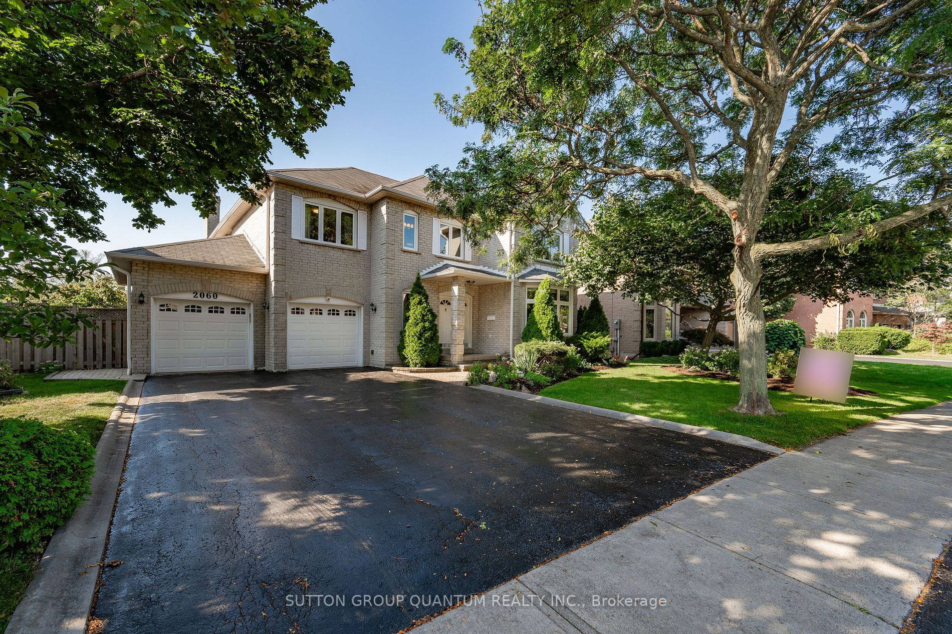 2060 Nipigon Dr