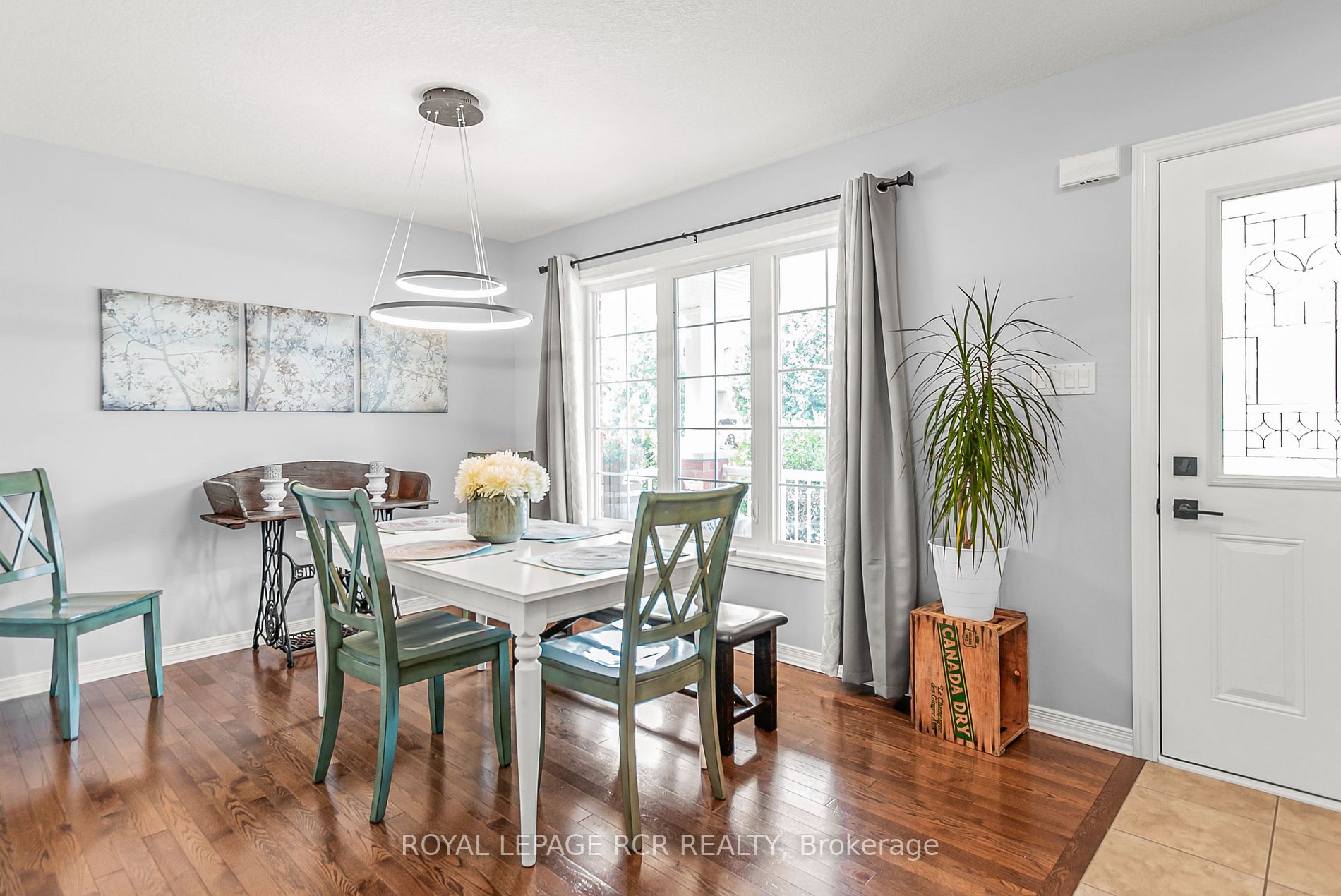9 Aiken Cres