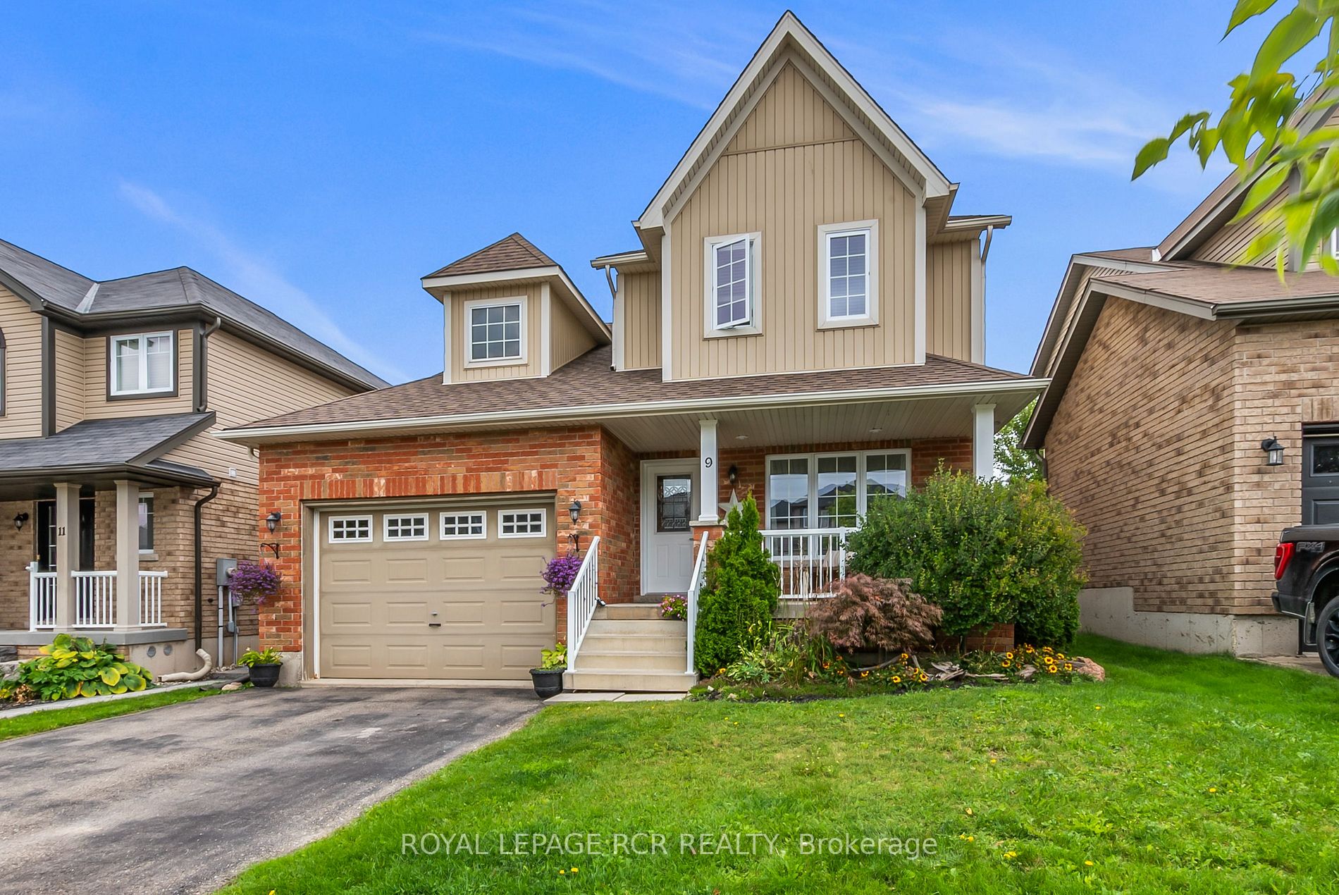 9 Aiken Crescent