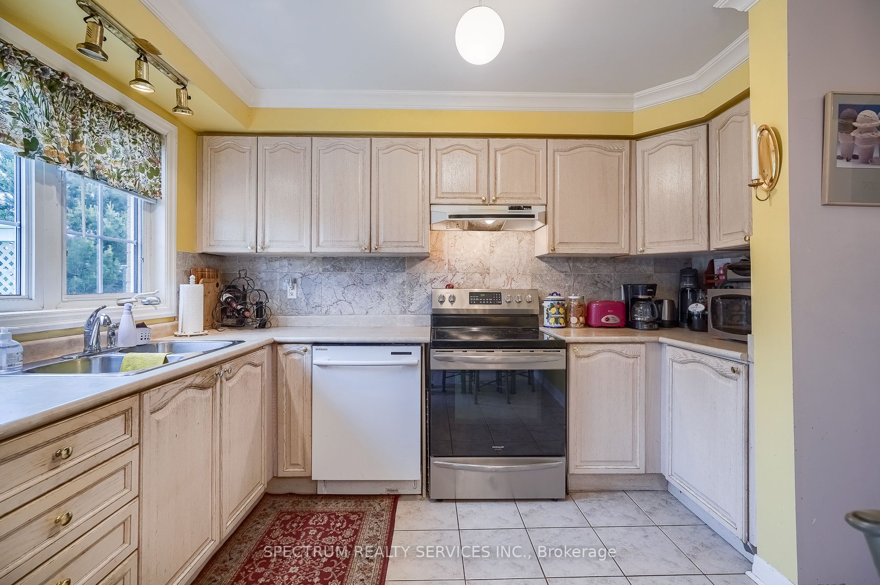 18 Sherbo Cres