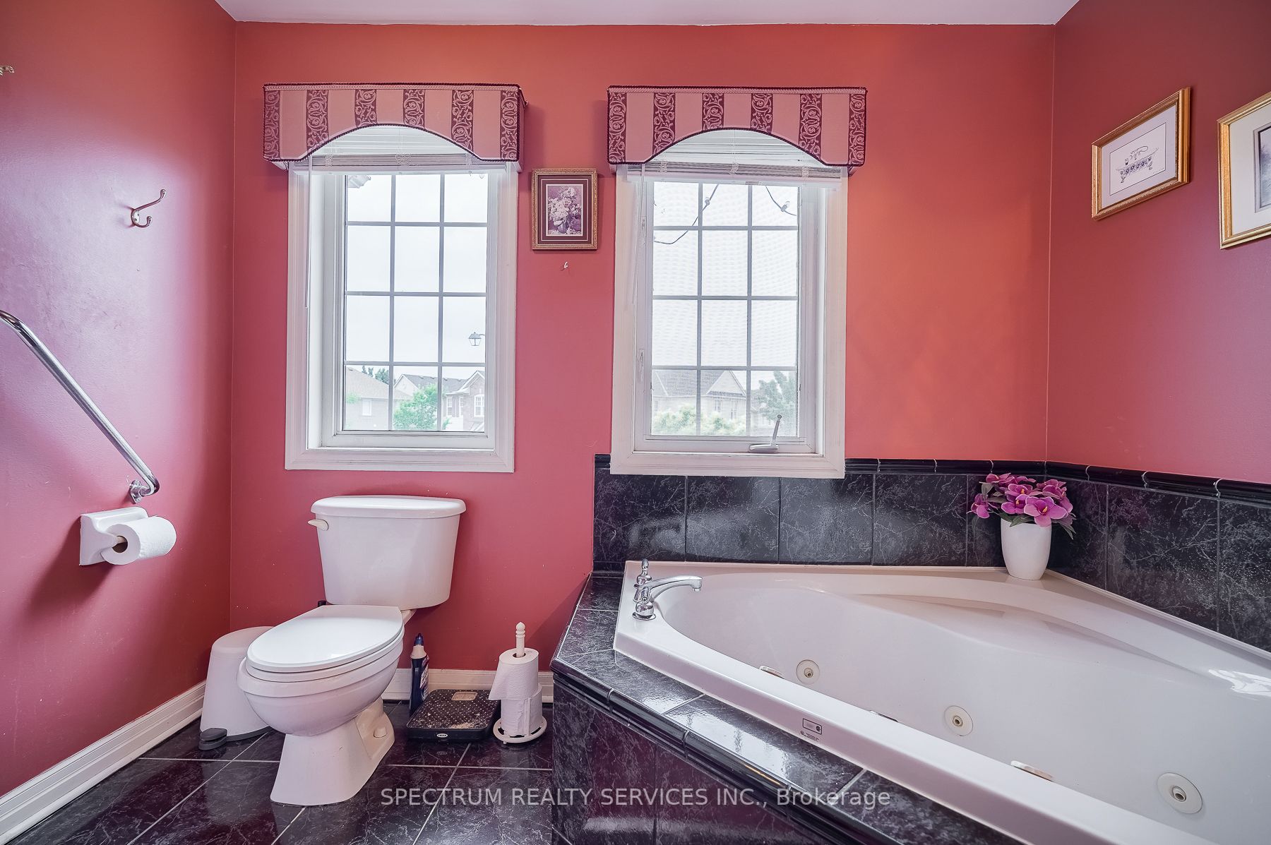 18 Sherbo Cres