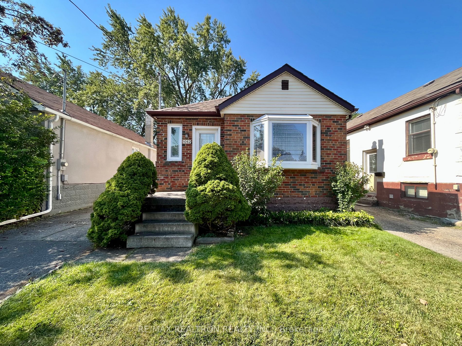 1062 Alexandra Ave