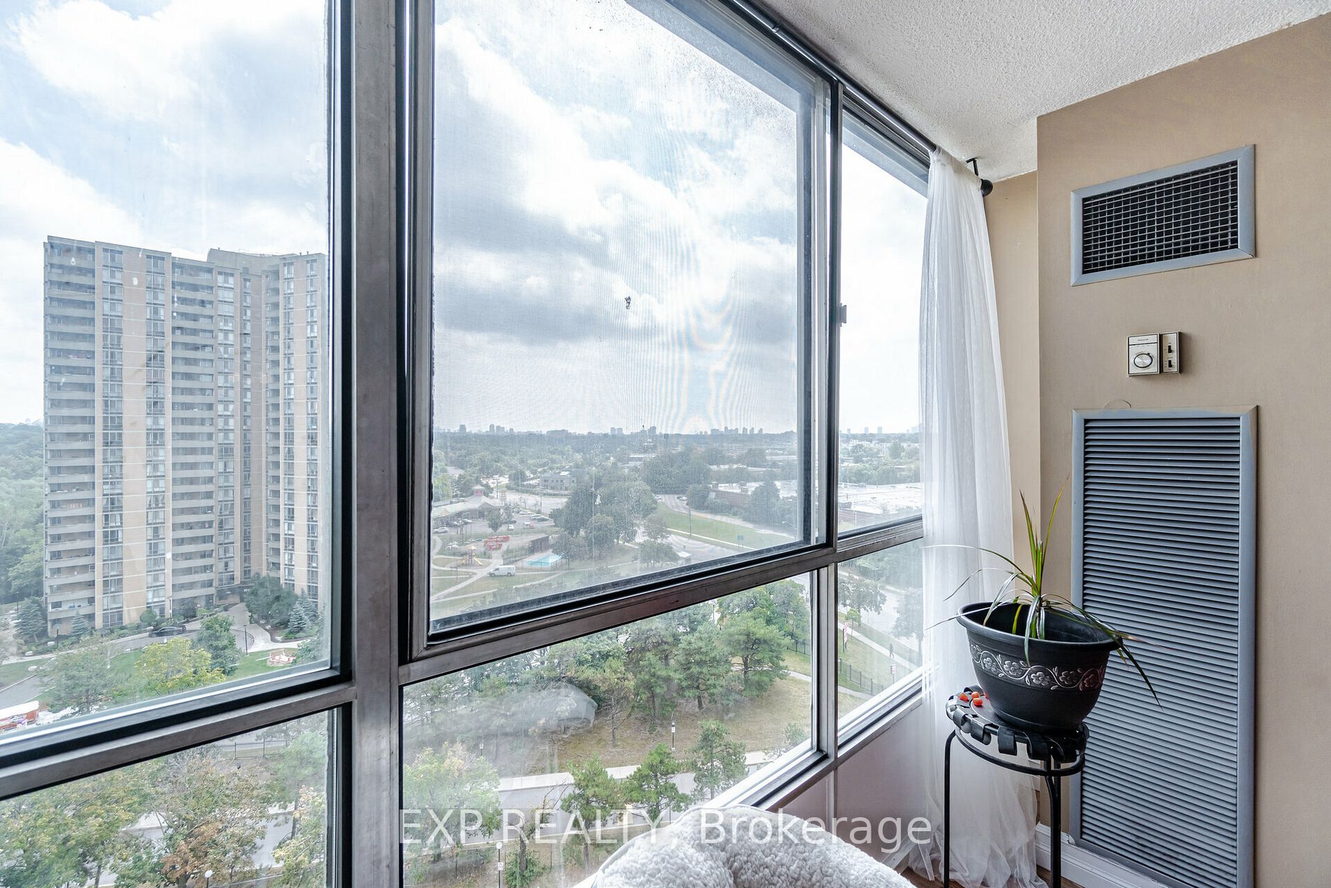 10 Martha Eaton Way, #1111