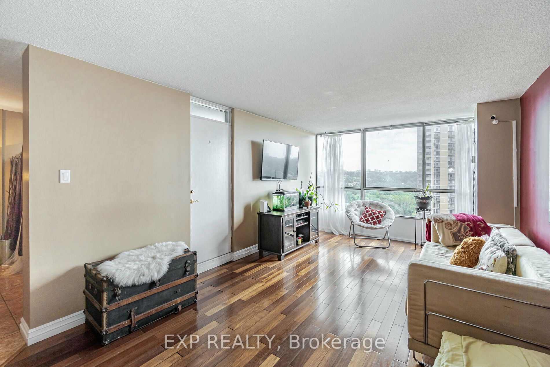 10 Martha Eaton Way, #1111