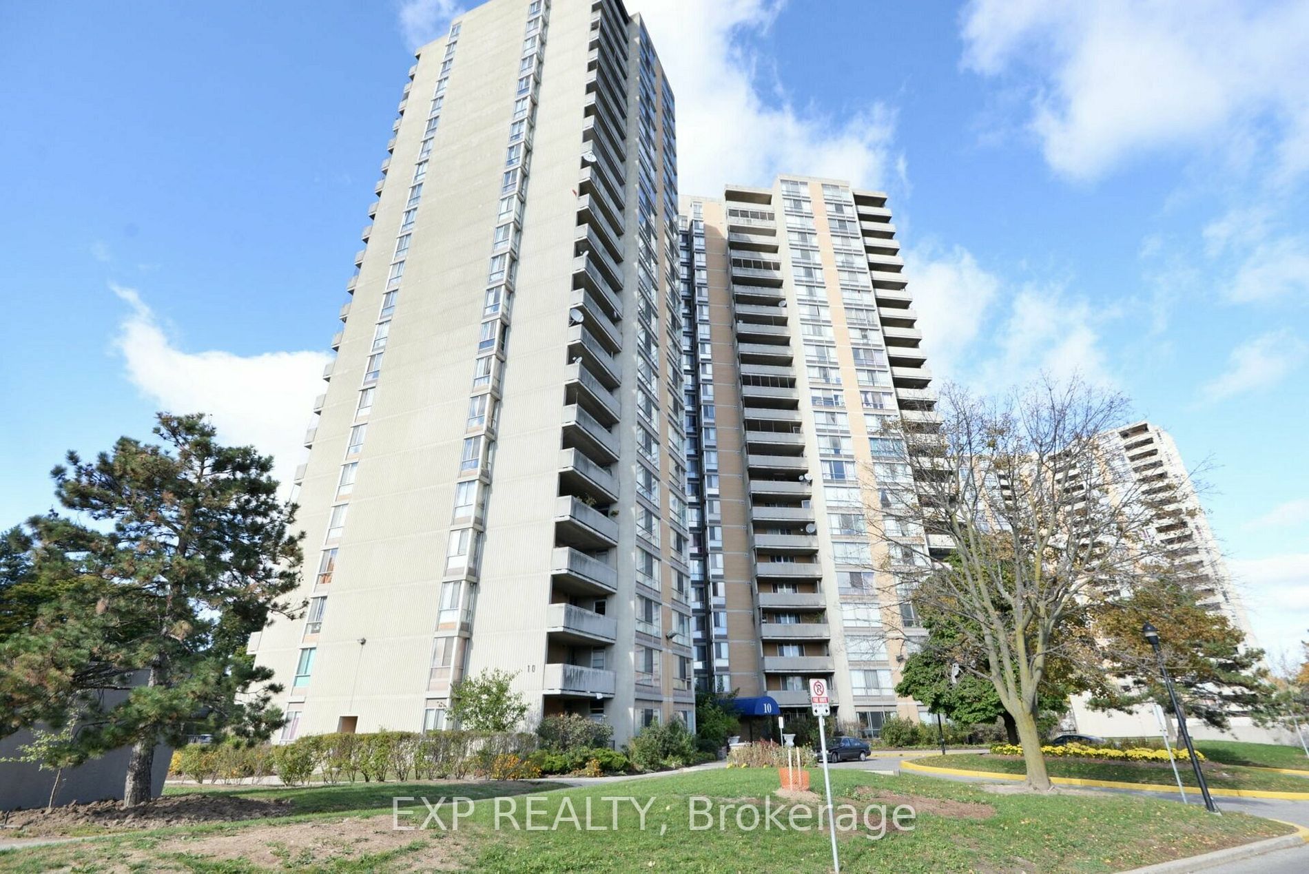 10 Martha Eaton Way, #1111