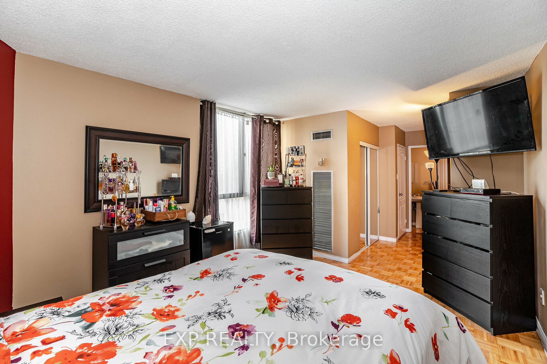10 Martha Eaton Way, #1111