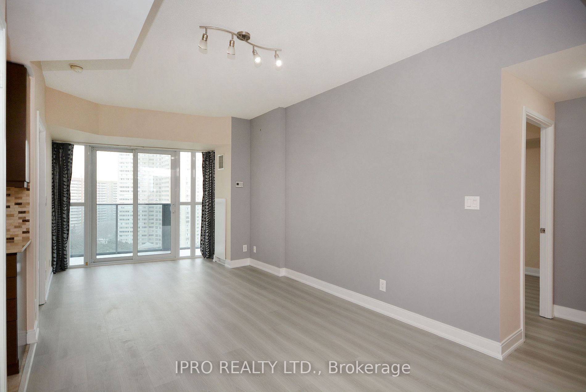 Listing W6798850 - Large Photo # 6