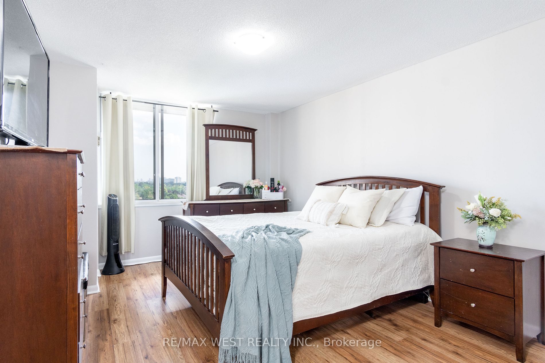 1320 Mississauga Valley Blvd, #1012