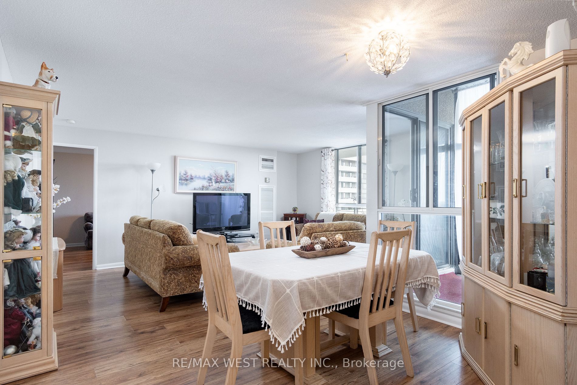 1320 Mississauga Valley Blvd, #1012