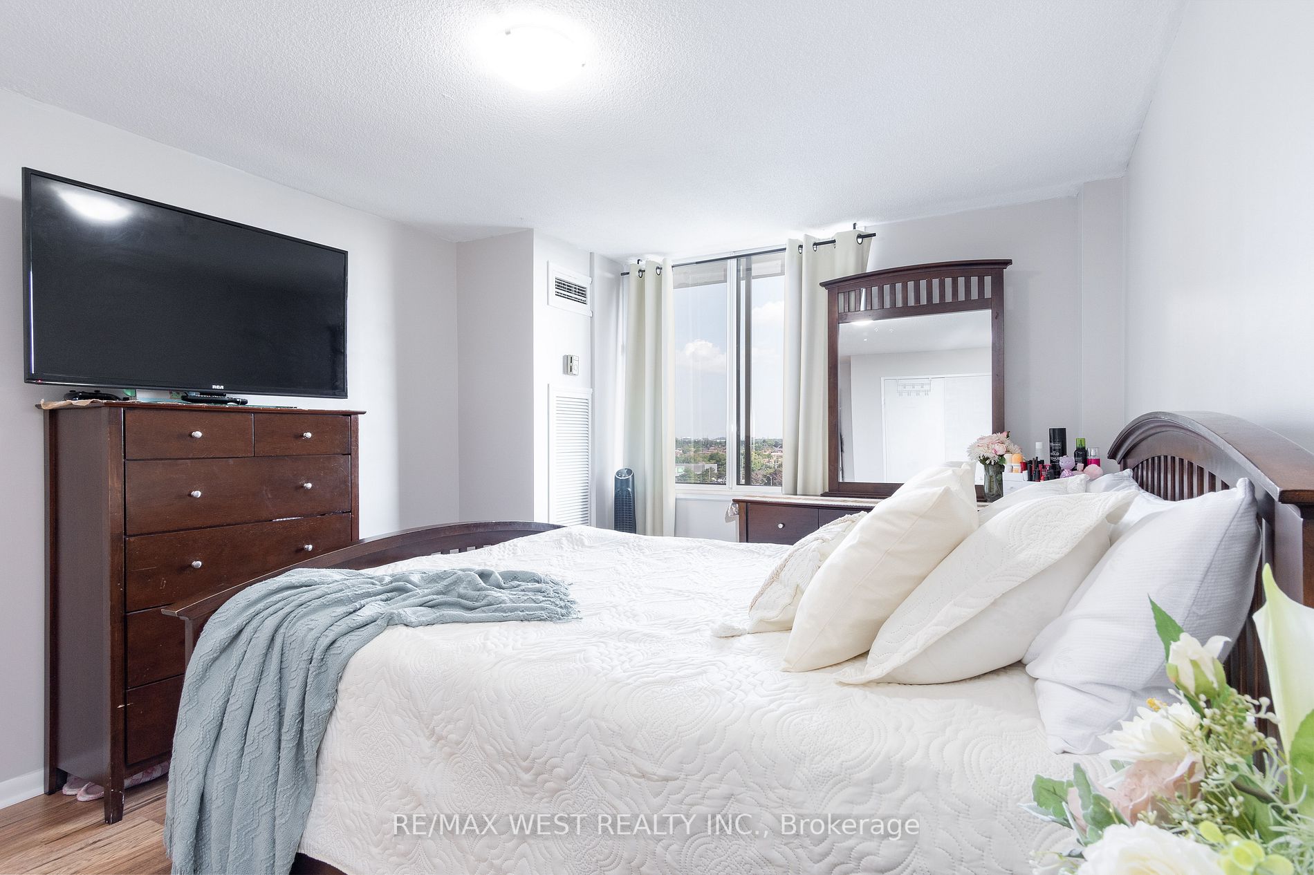 1320 Mississauga Valley Blvd, #1012