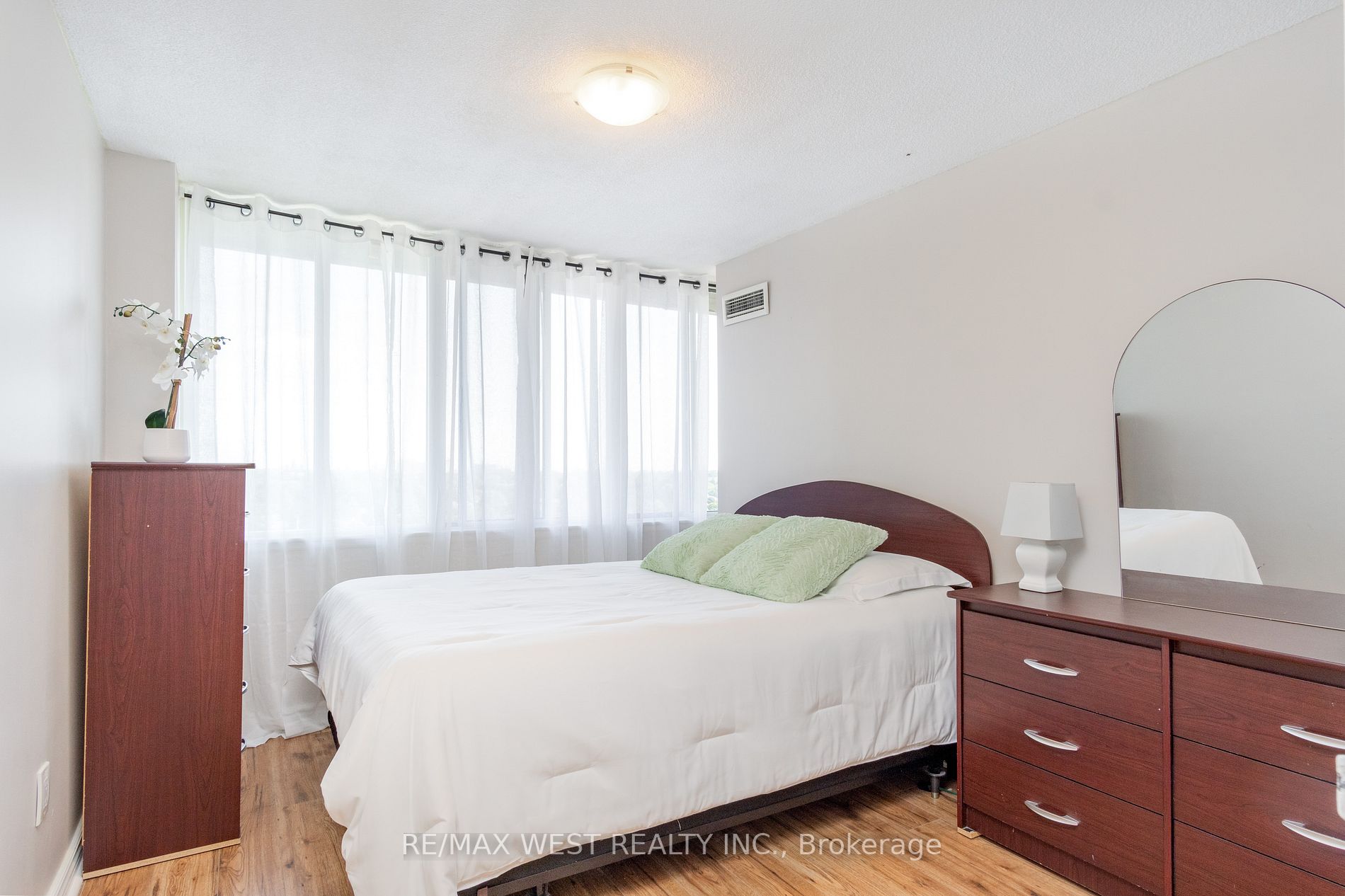 1320 Mississauga Valley Blvd, #1012