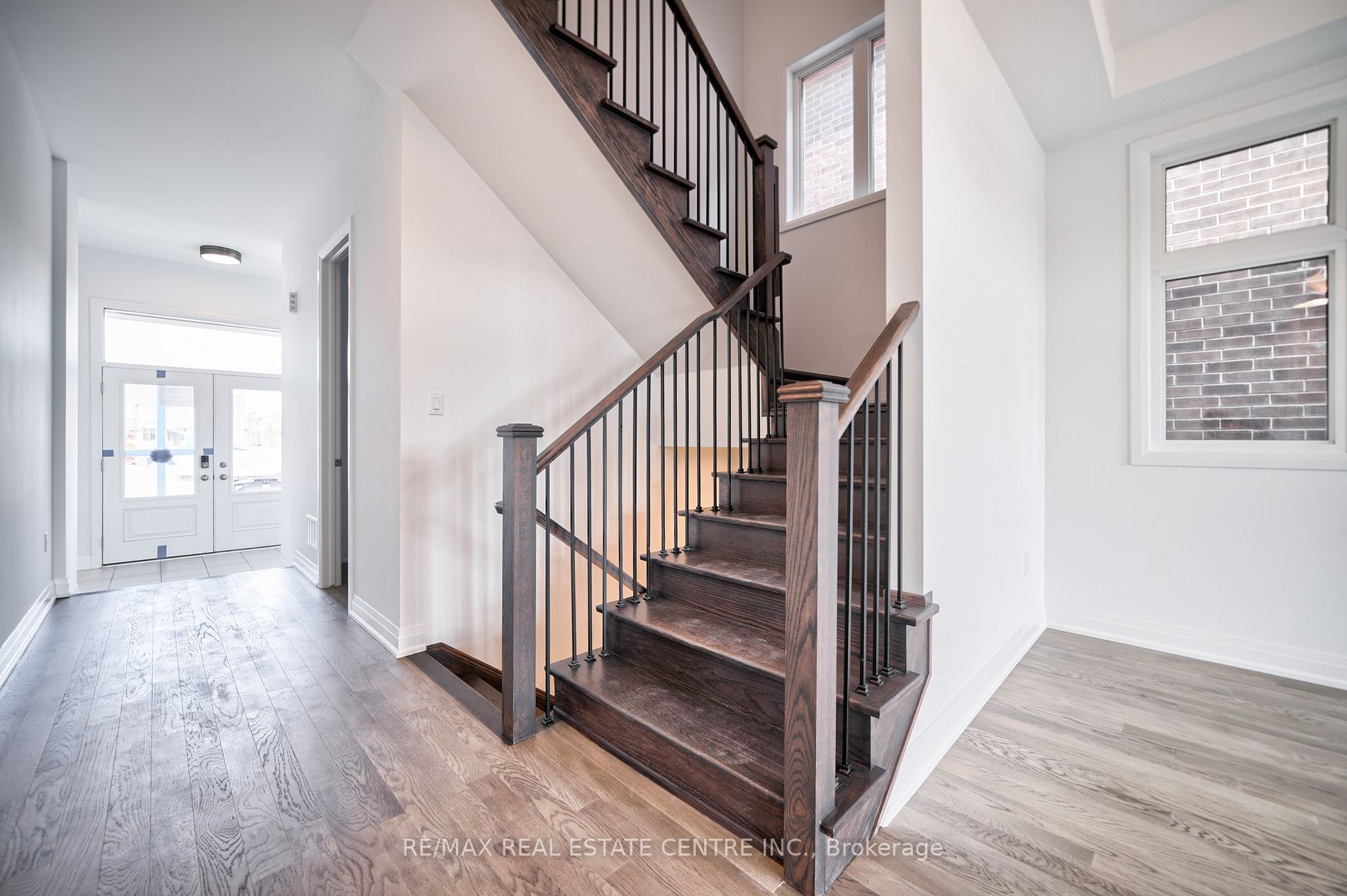 1292 Aymond Cres