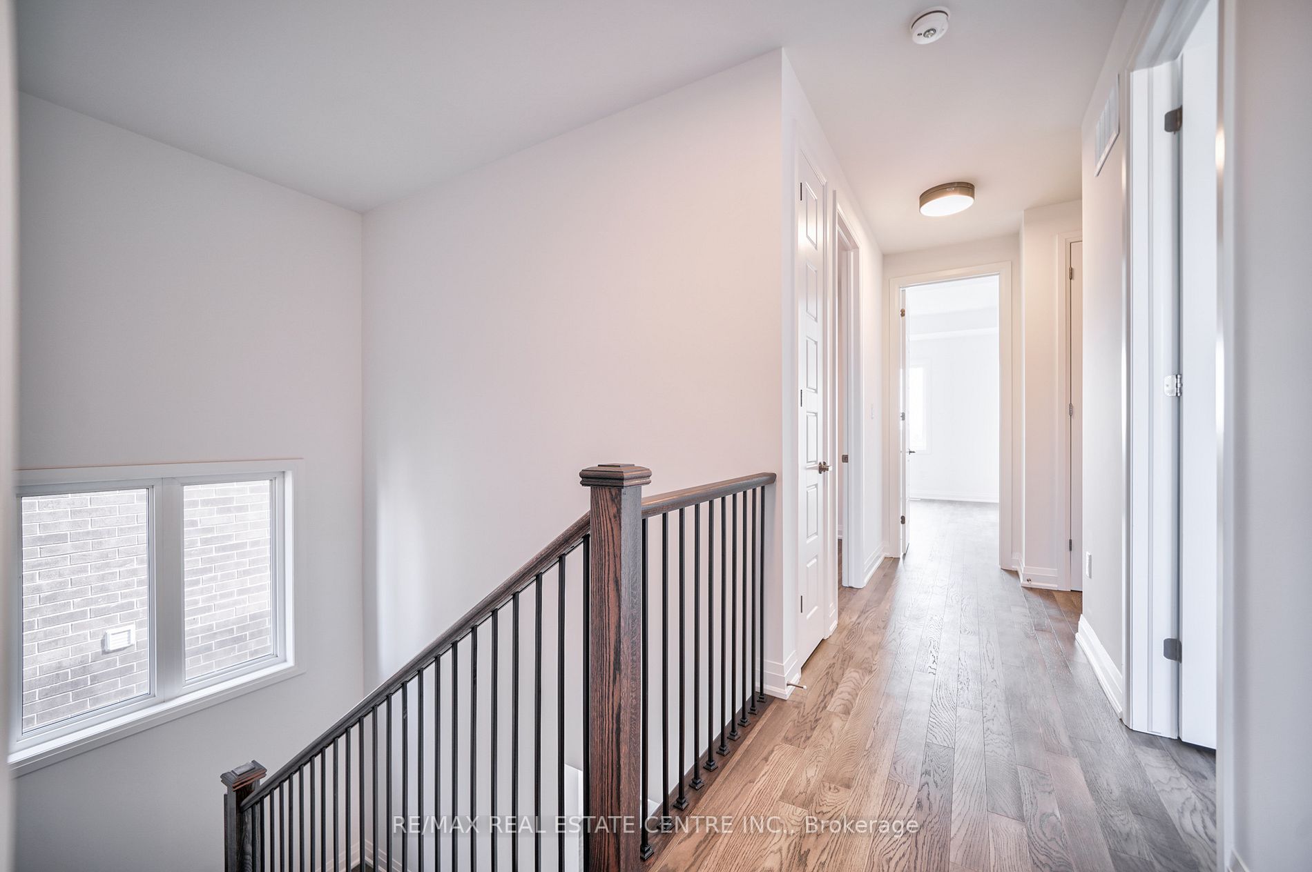 1292 Aymond Cres