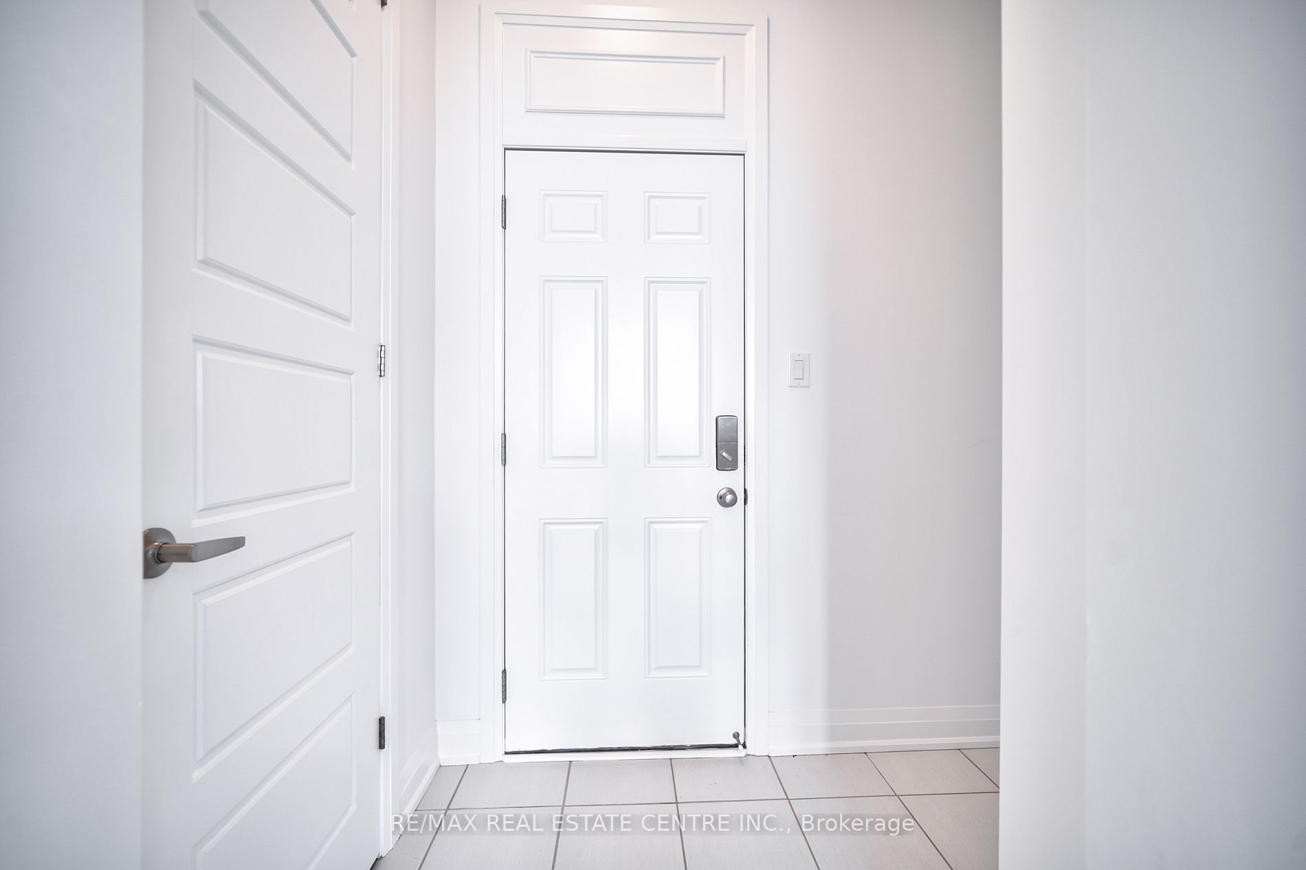 1292 Aymond Cres