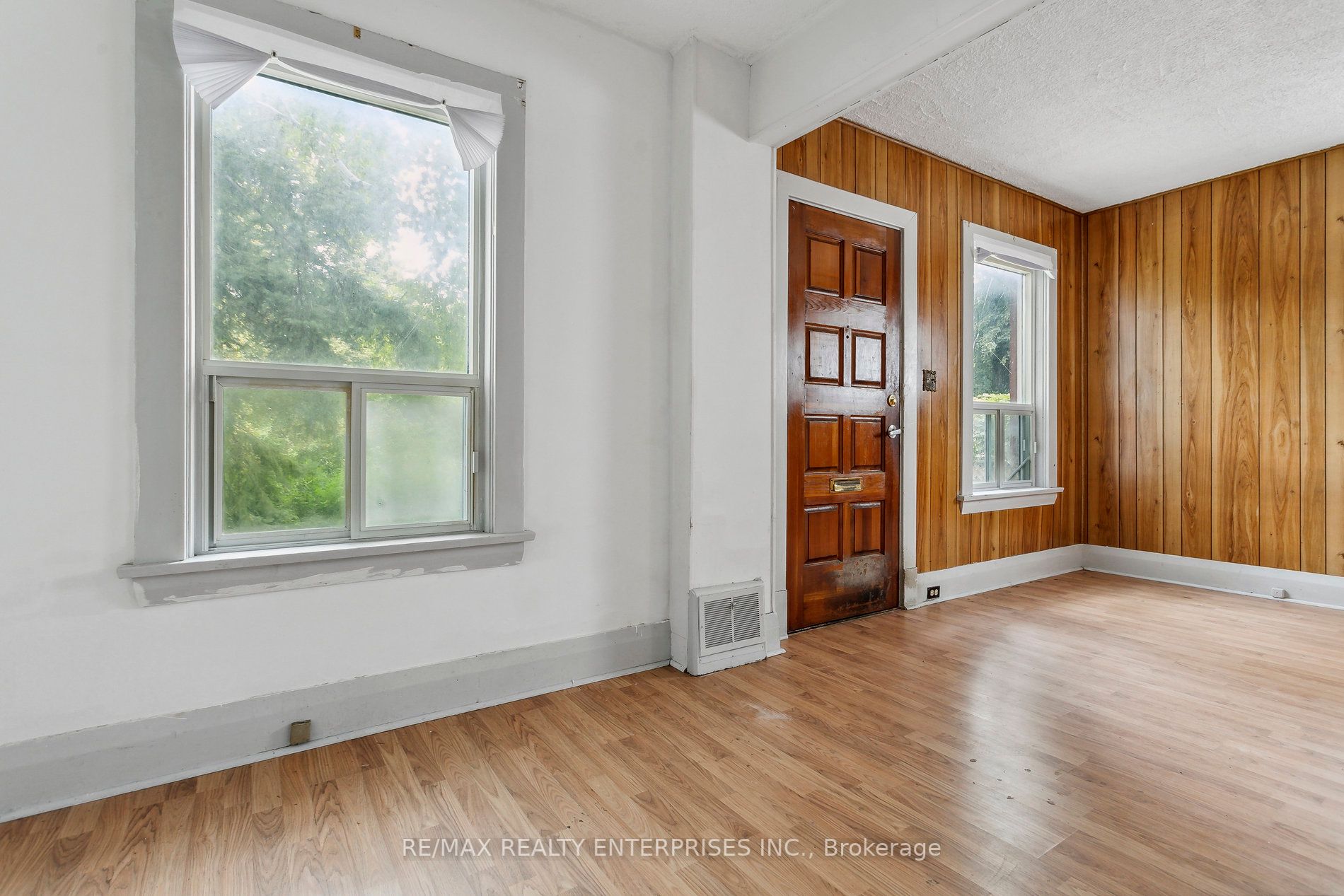 5 Lowes Ave