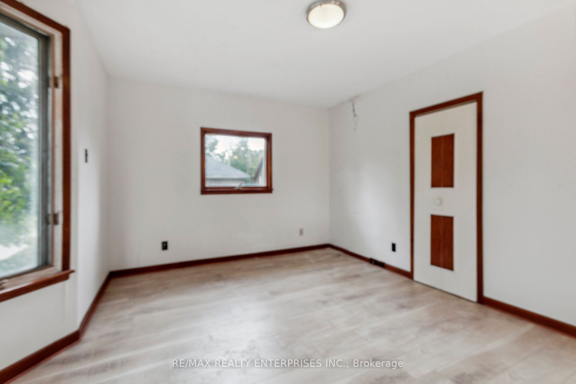 5 Lowes Ave