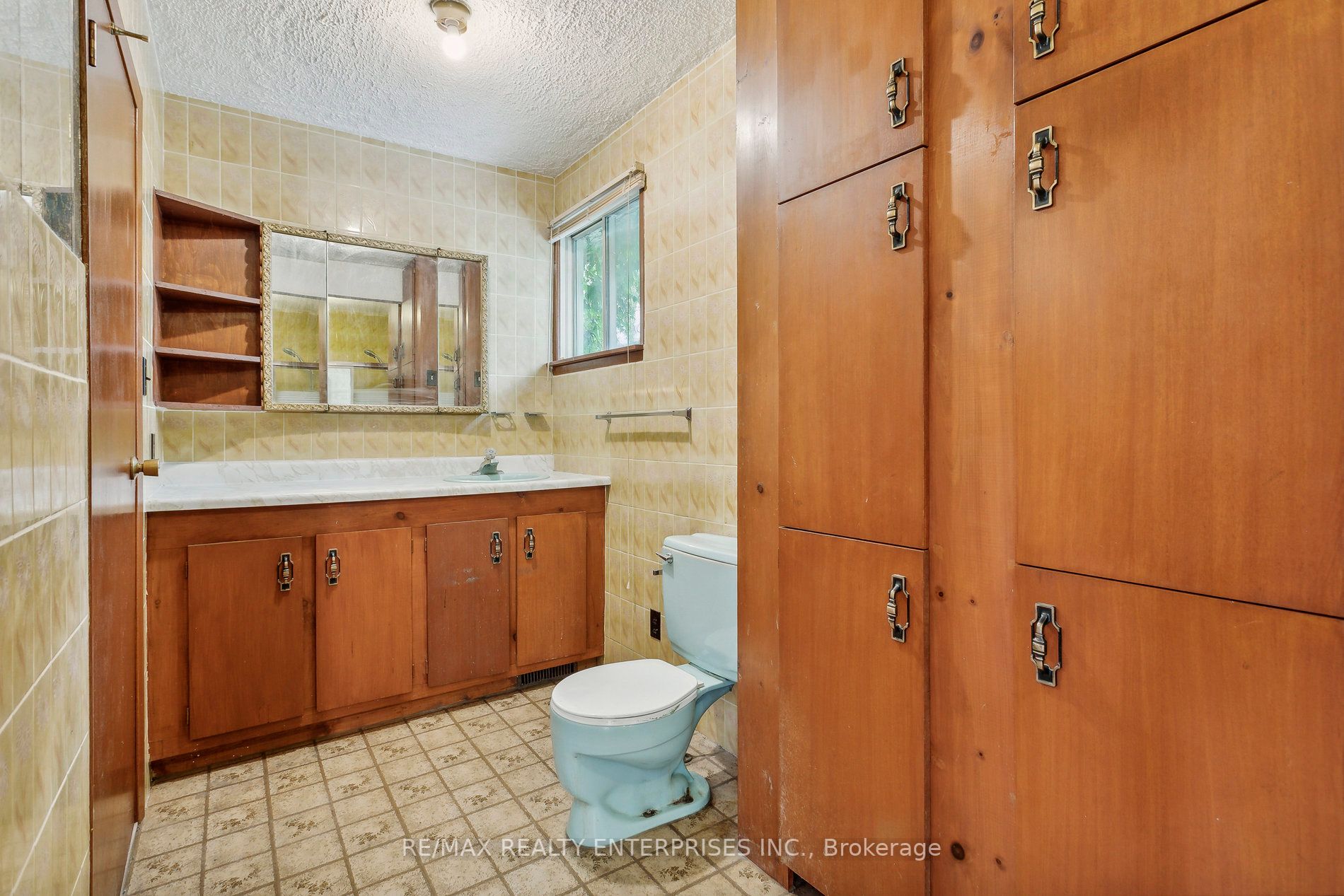 5 Lowes Ave