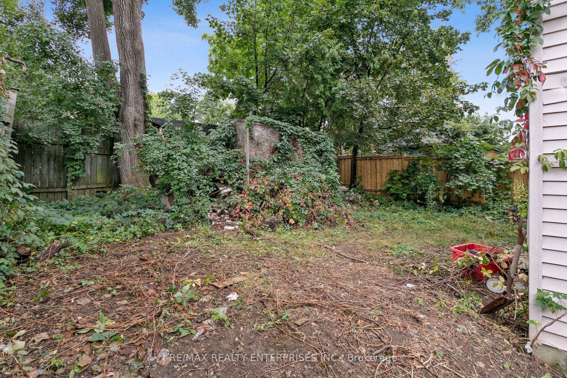 5 Lowes Ave