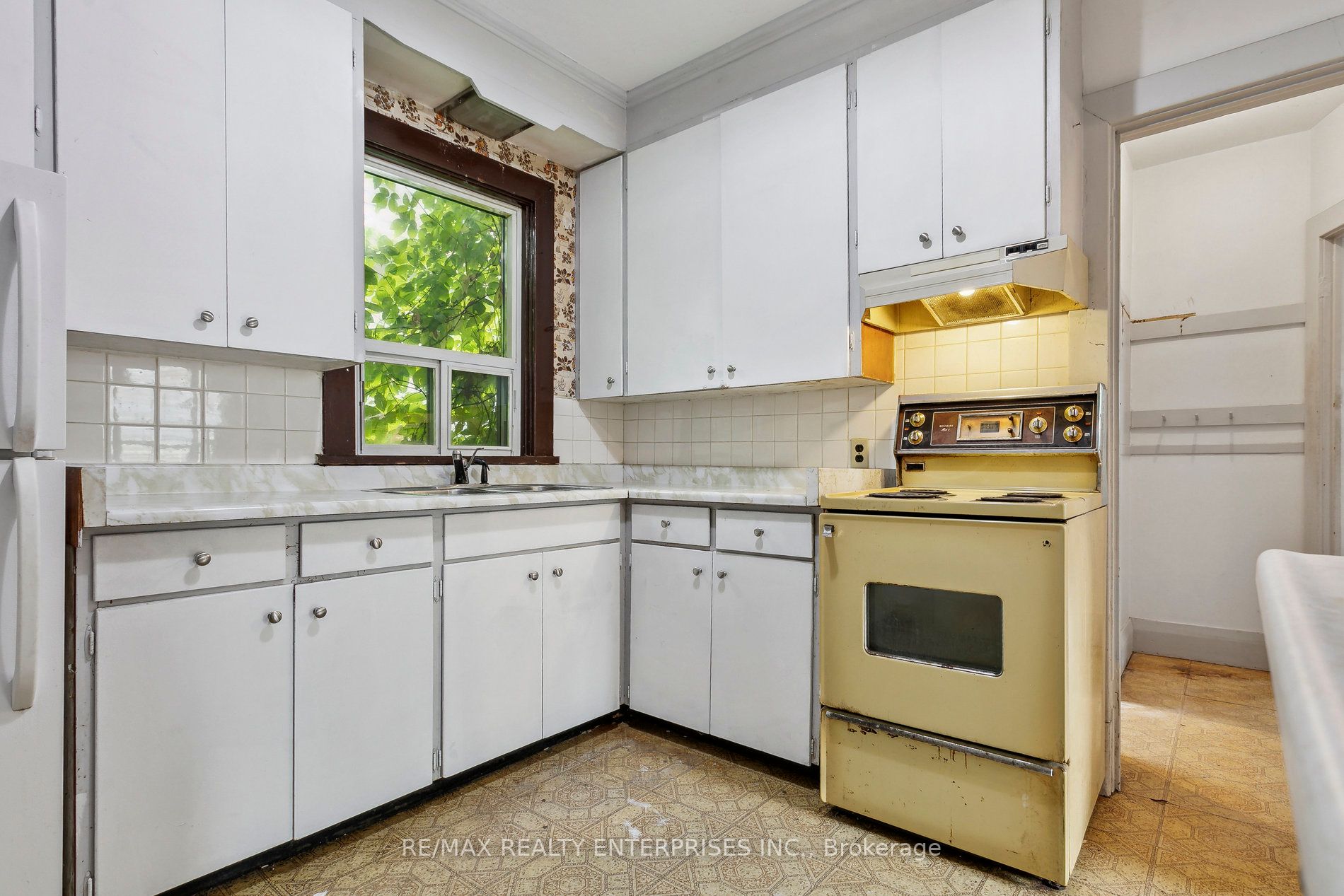 5 Lowes Ave