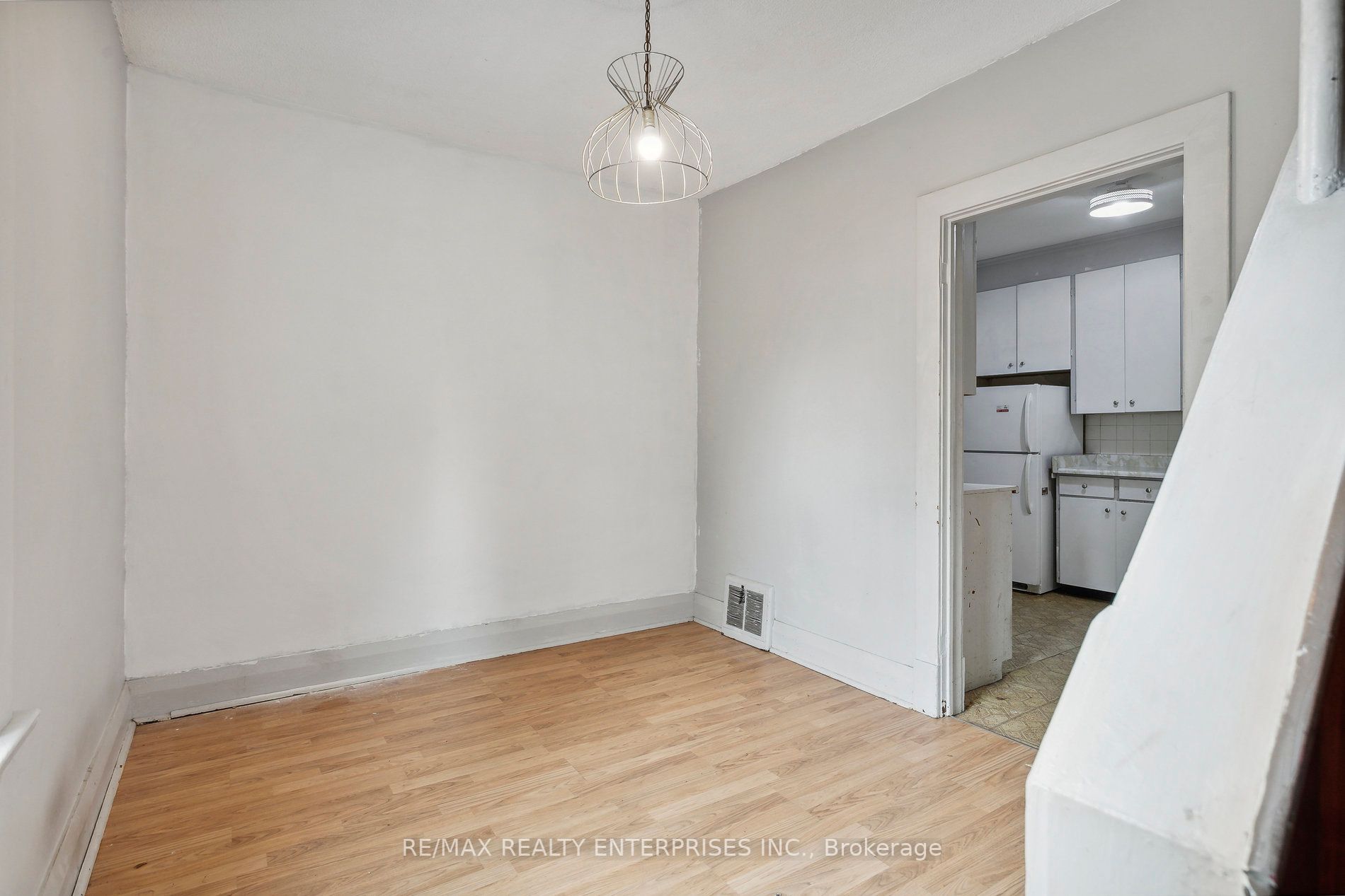5 Lowes Ave