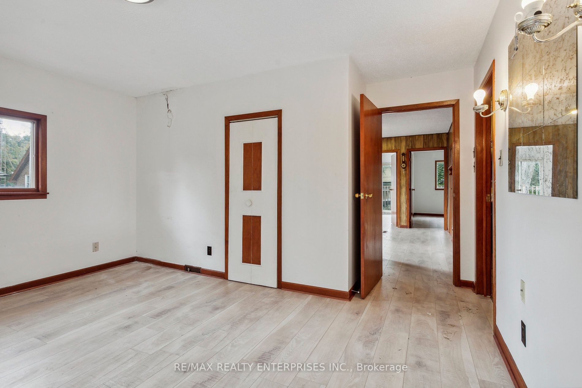 5 Lowes Ave