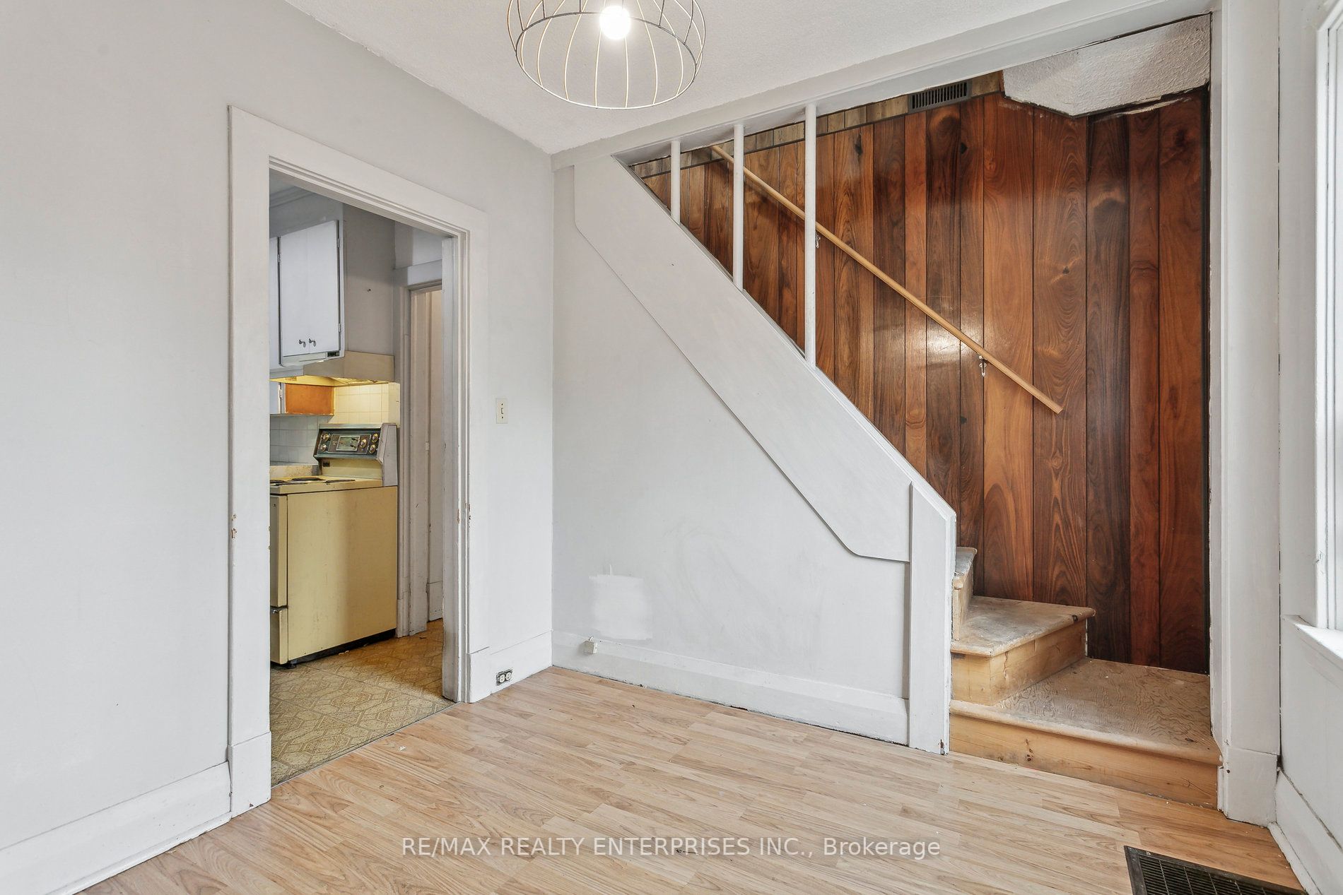5 Lowes Ave