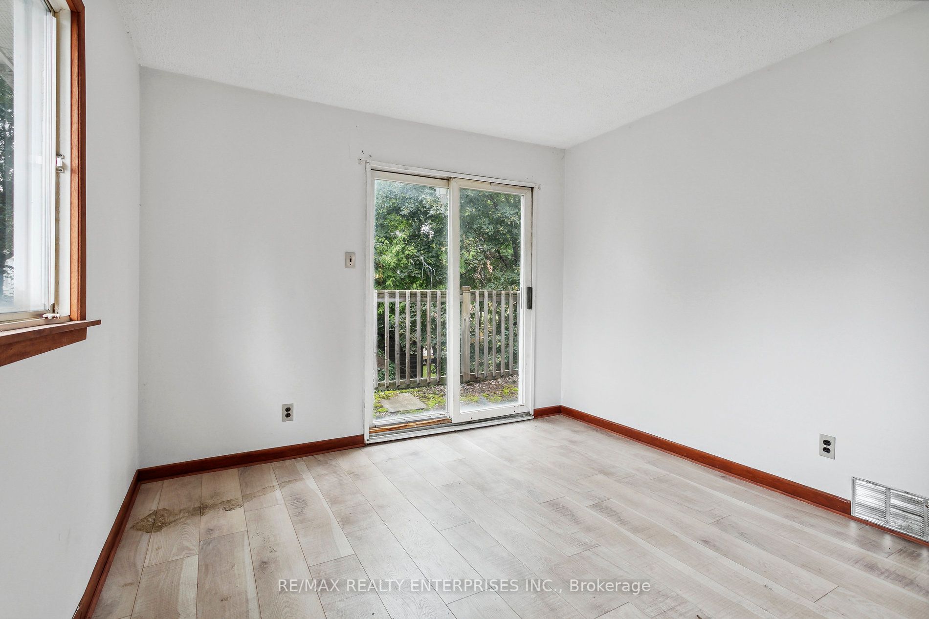 5 Lowes Ave