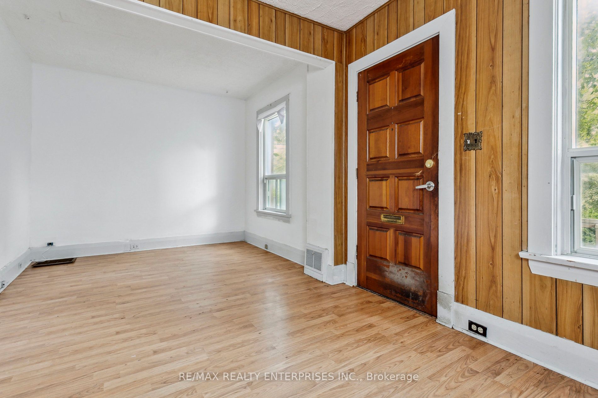 5 Lowes Ave