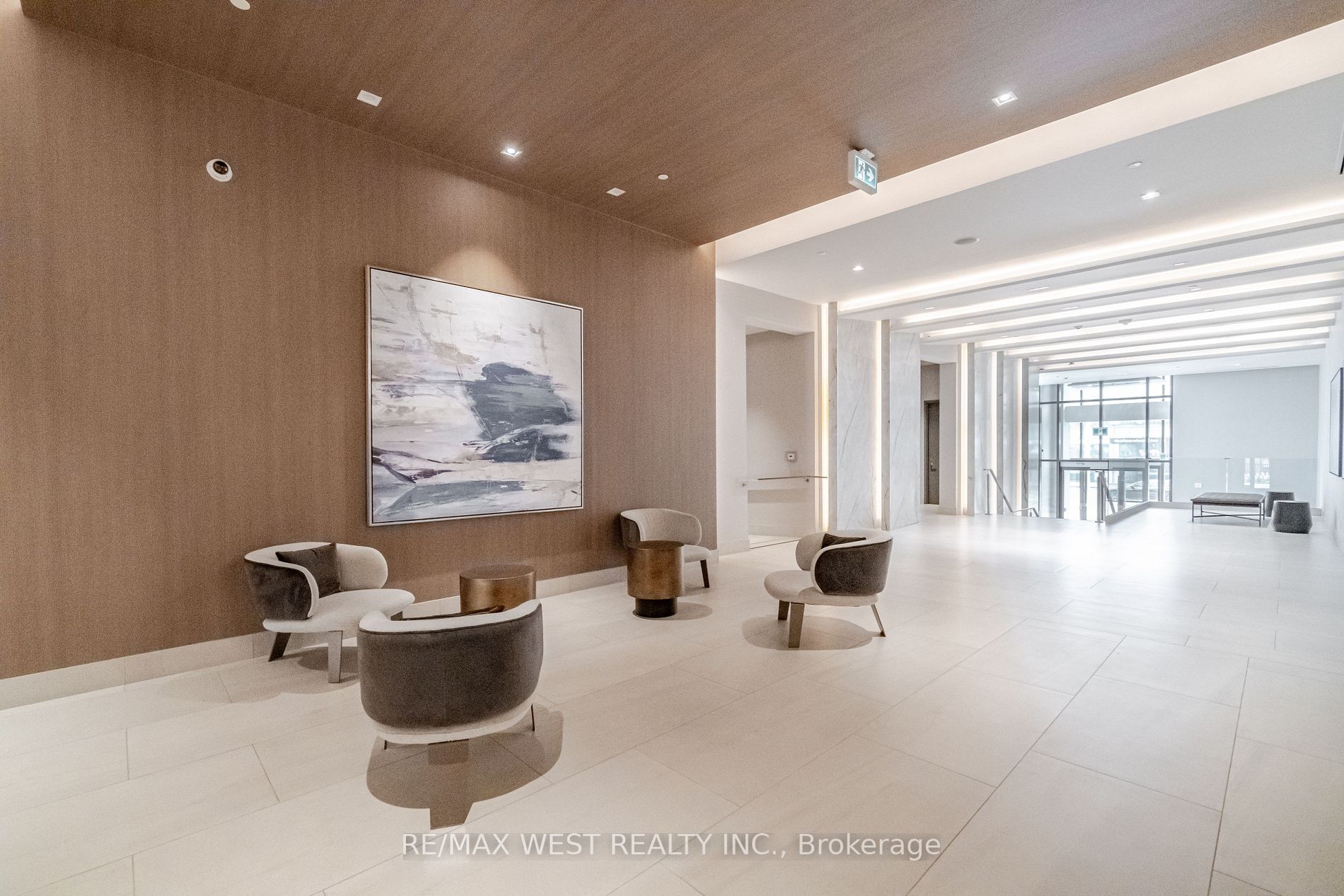 4208 Dundas St W, #812