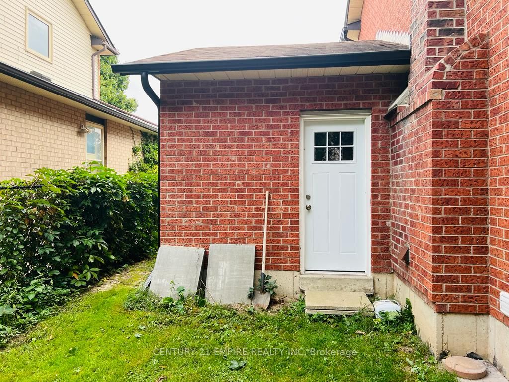 12 Fieldgate Drive