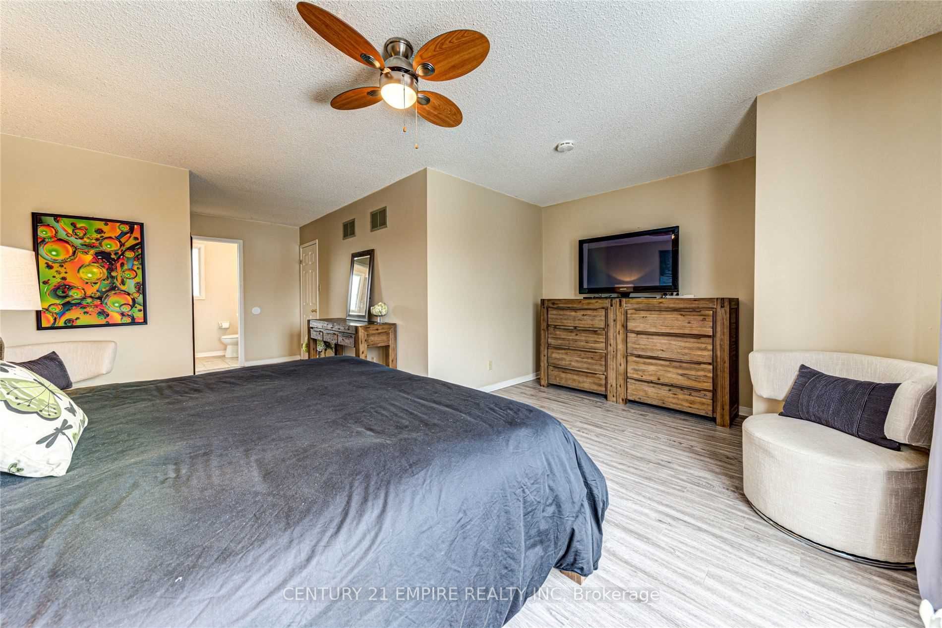 12 Fieldgate Drive