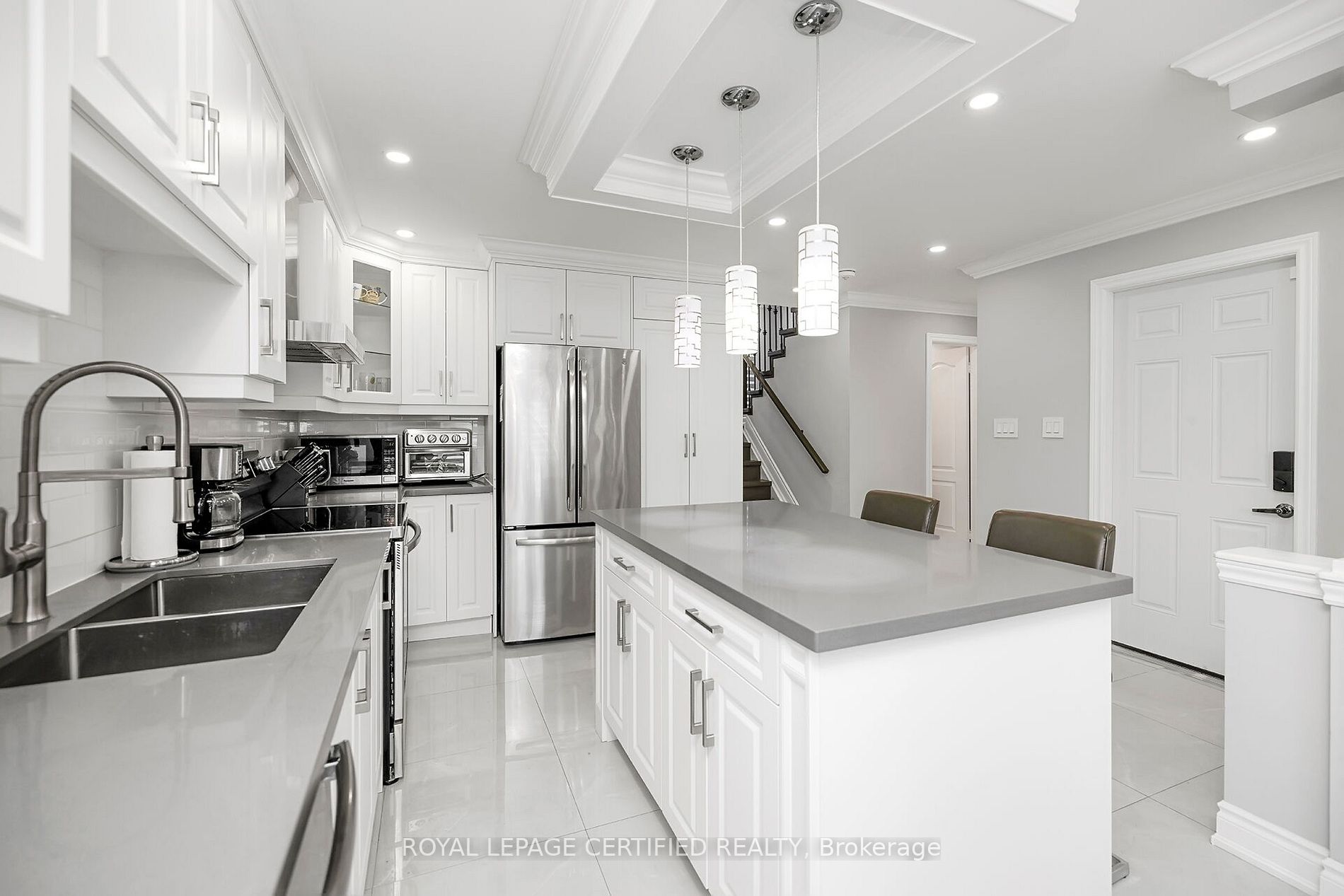 6A Carter Dr