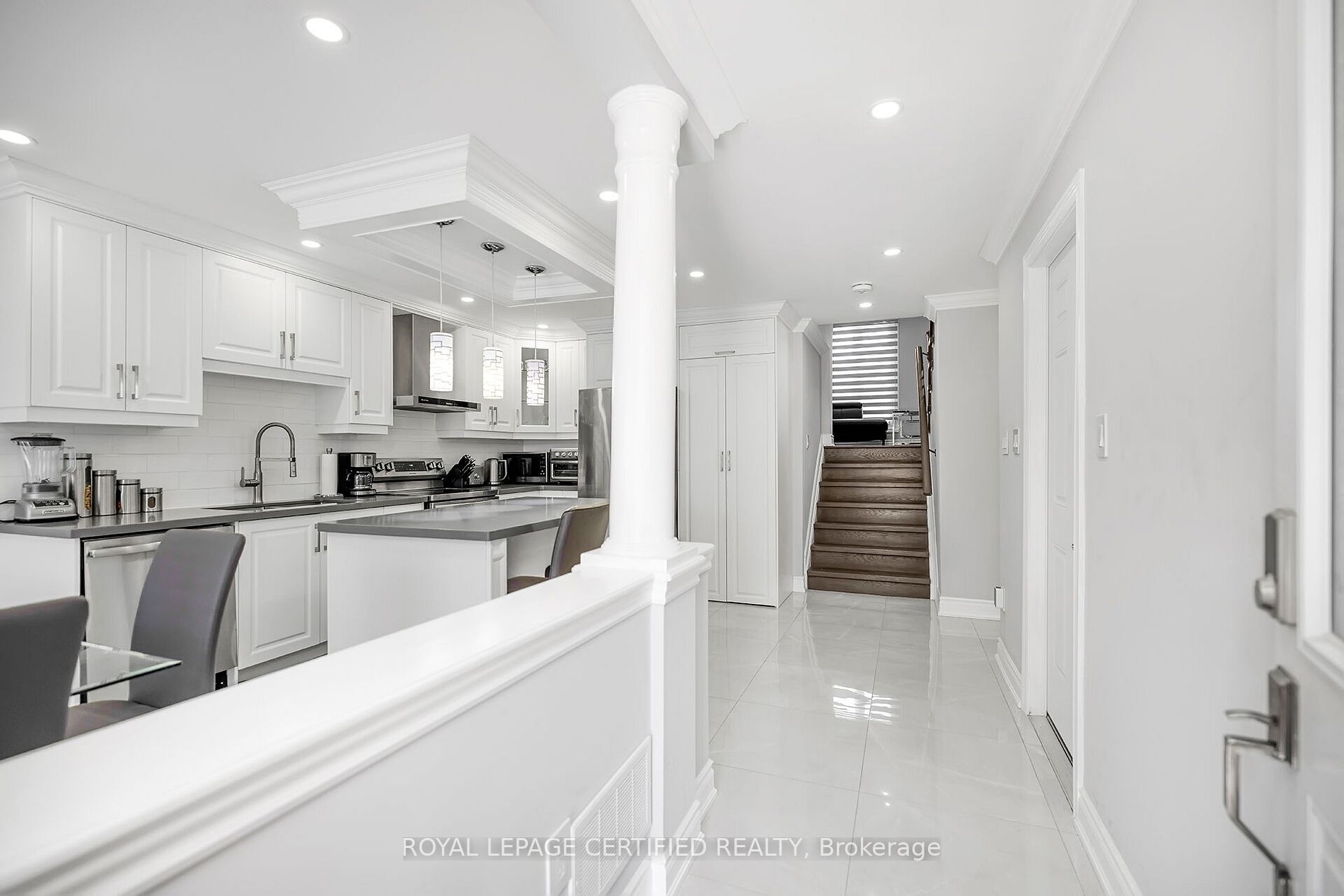 6A Carter Dr