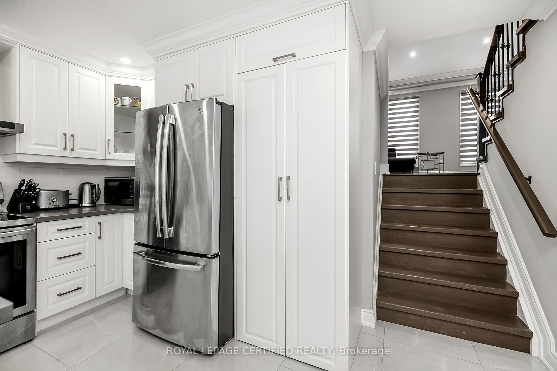 6A Carter Dr