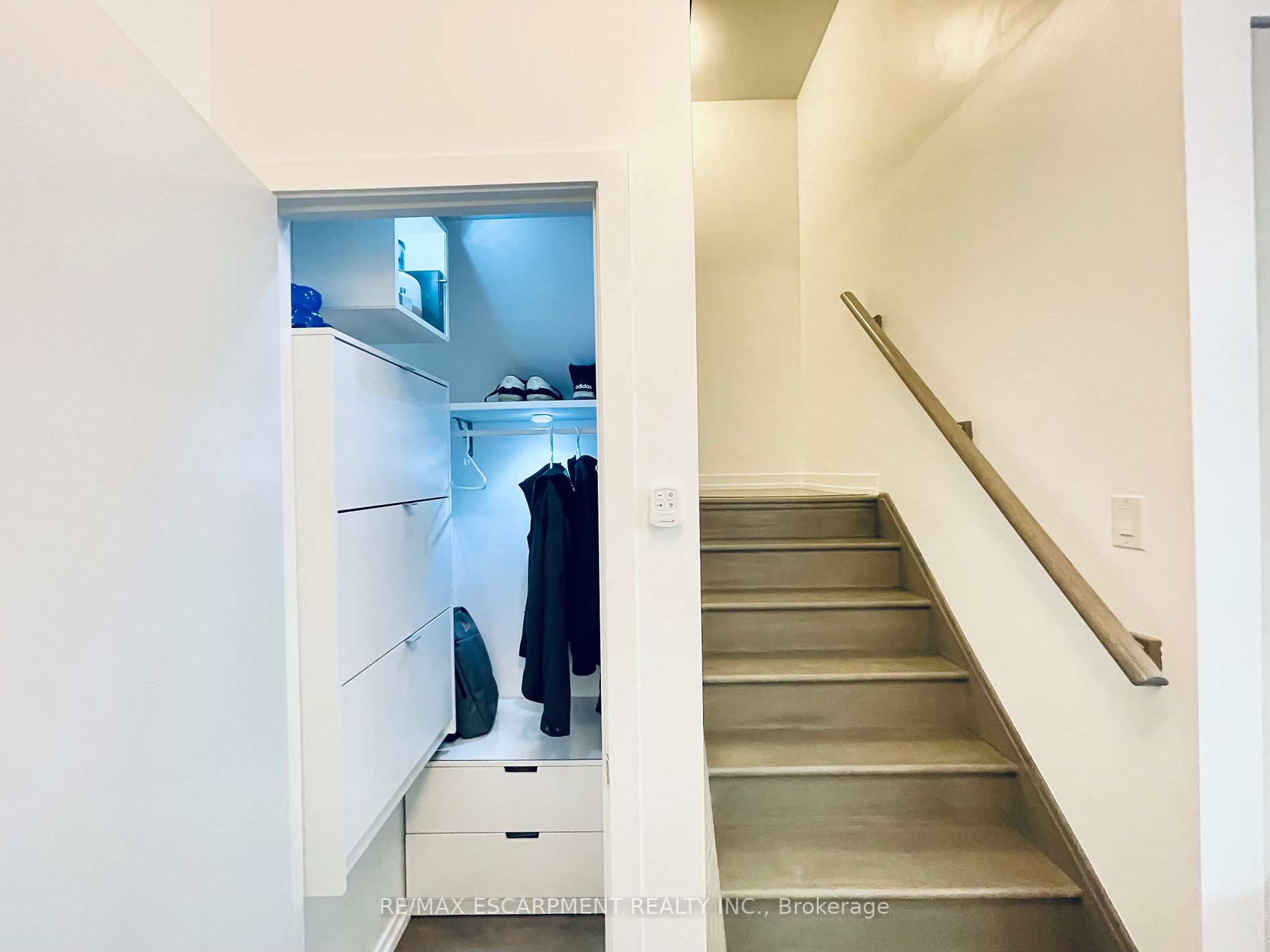 2530 Eglinton Ave W, #109