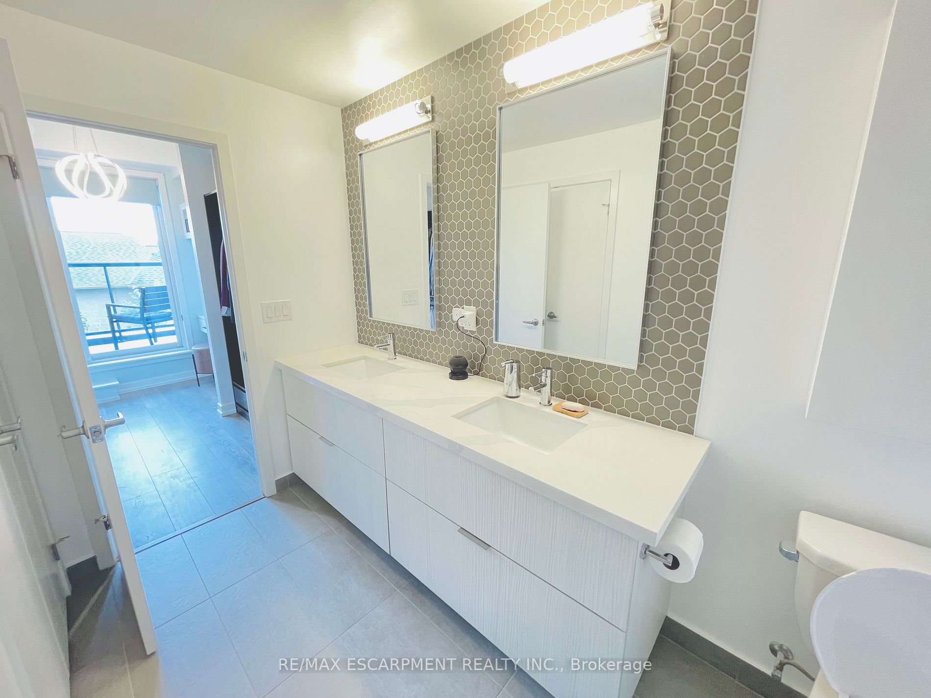 2530 Eglinton Ave W, #109