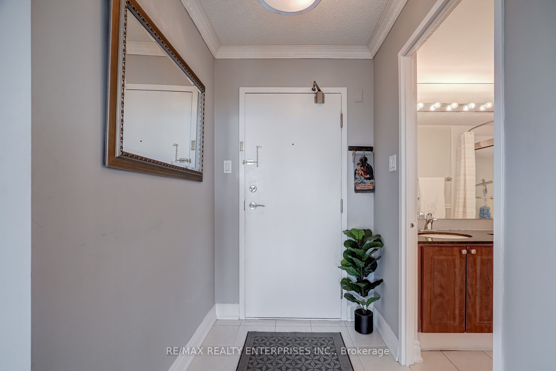 10 Laurelcrest St, #802