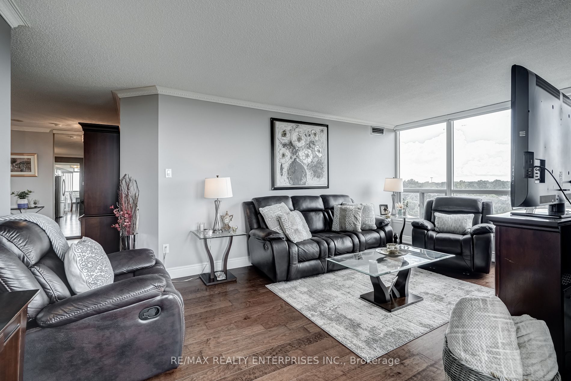 10 Laurelcrest St, #802