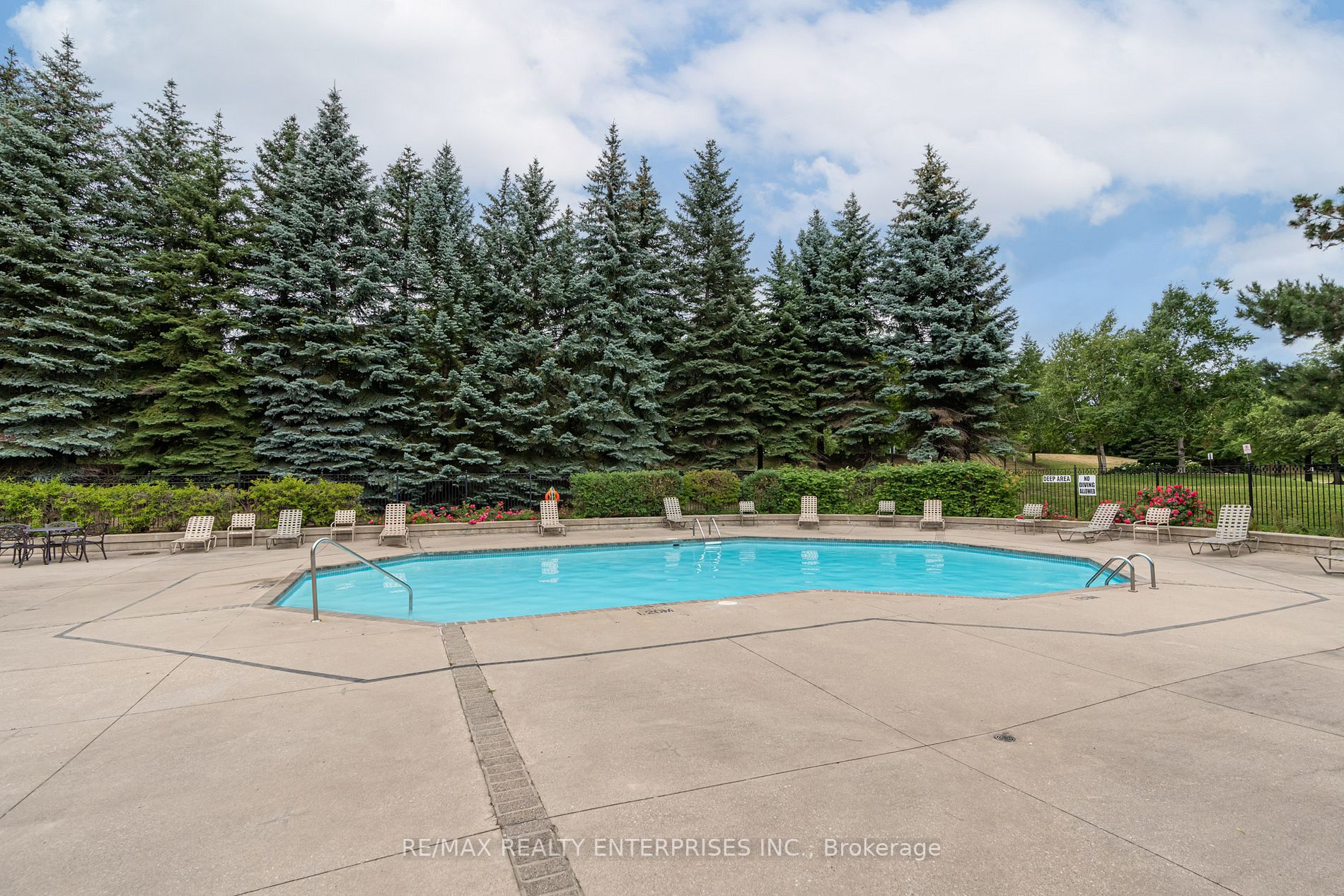 10 Laurelcrest St, #802