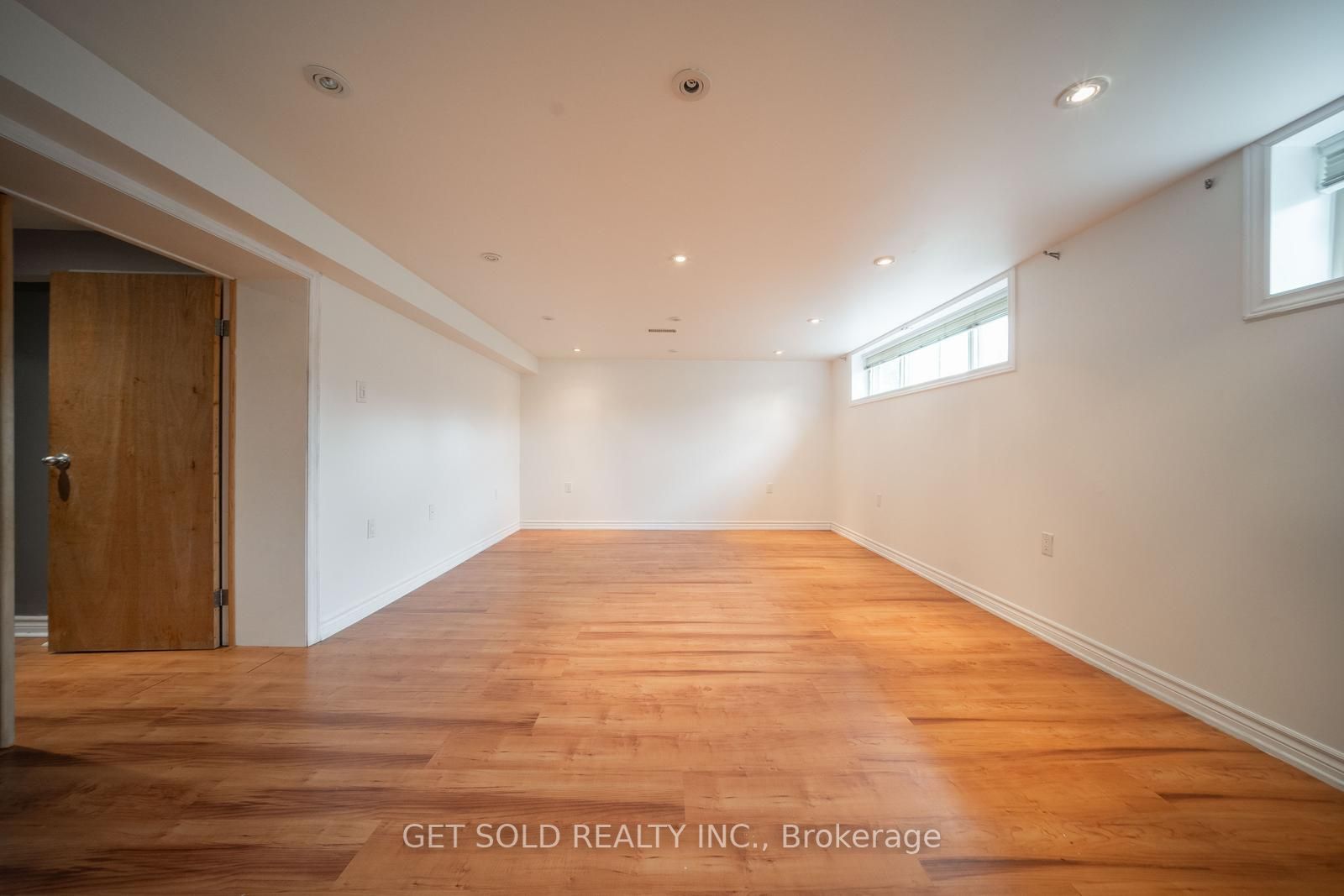 Listing W6800186 - Large Photo # 18