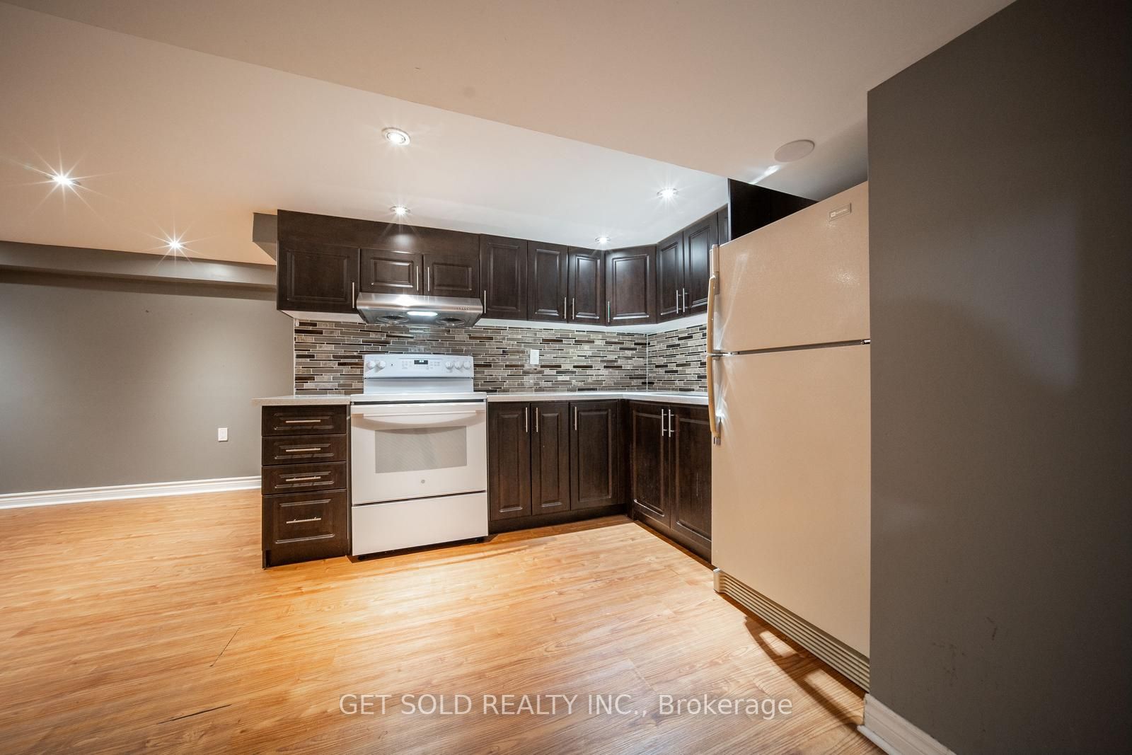 Listing W6800186 - Large Photo # 20