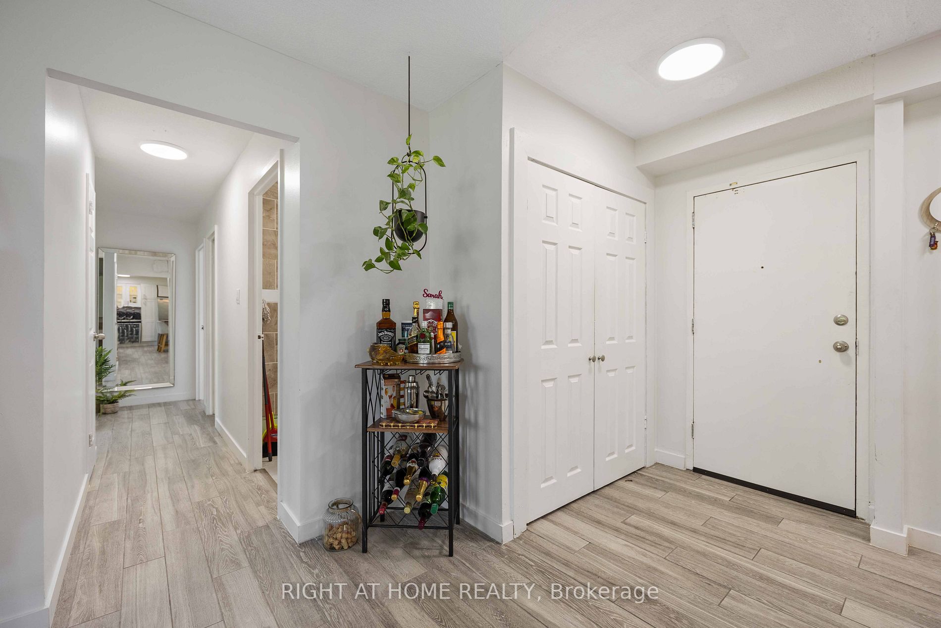 15 London Green Crt, #509