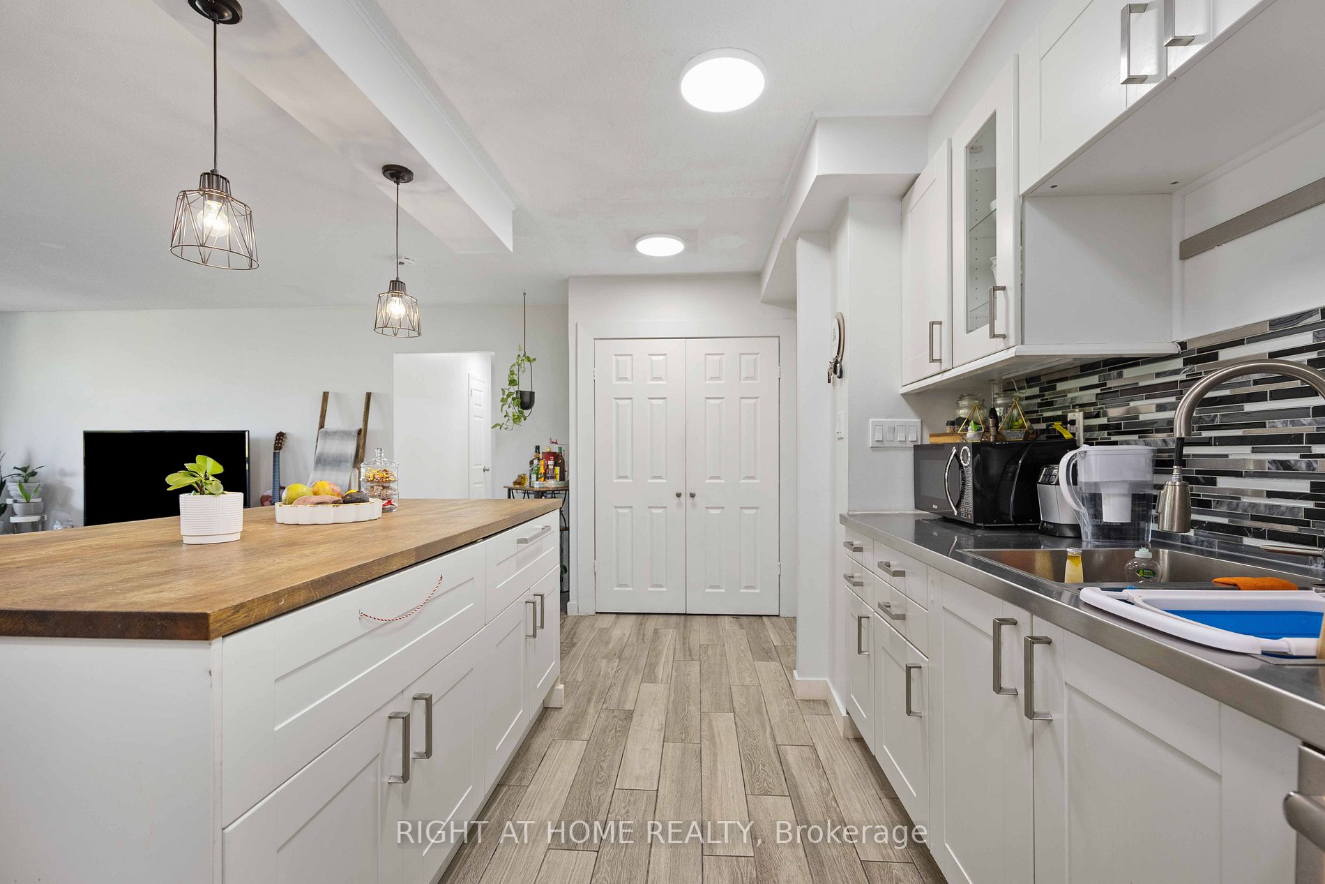15 London Green Crt, #509