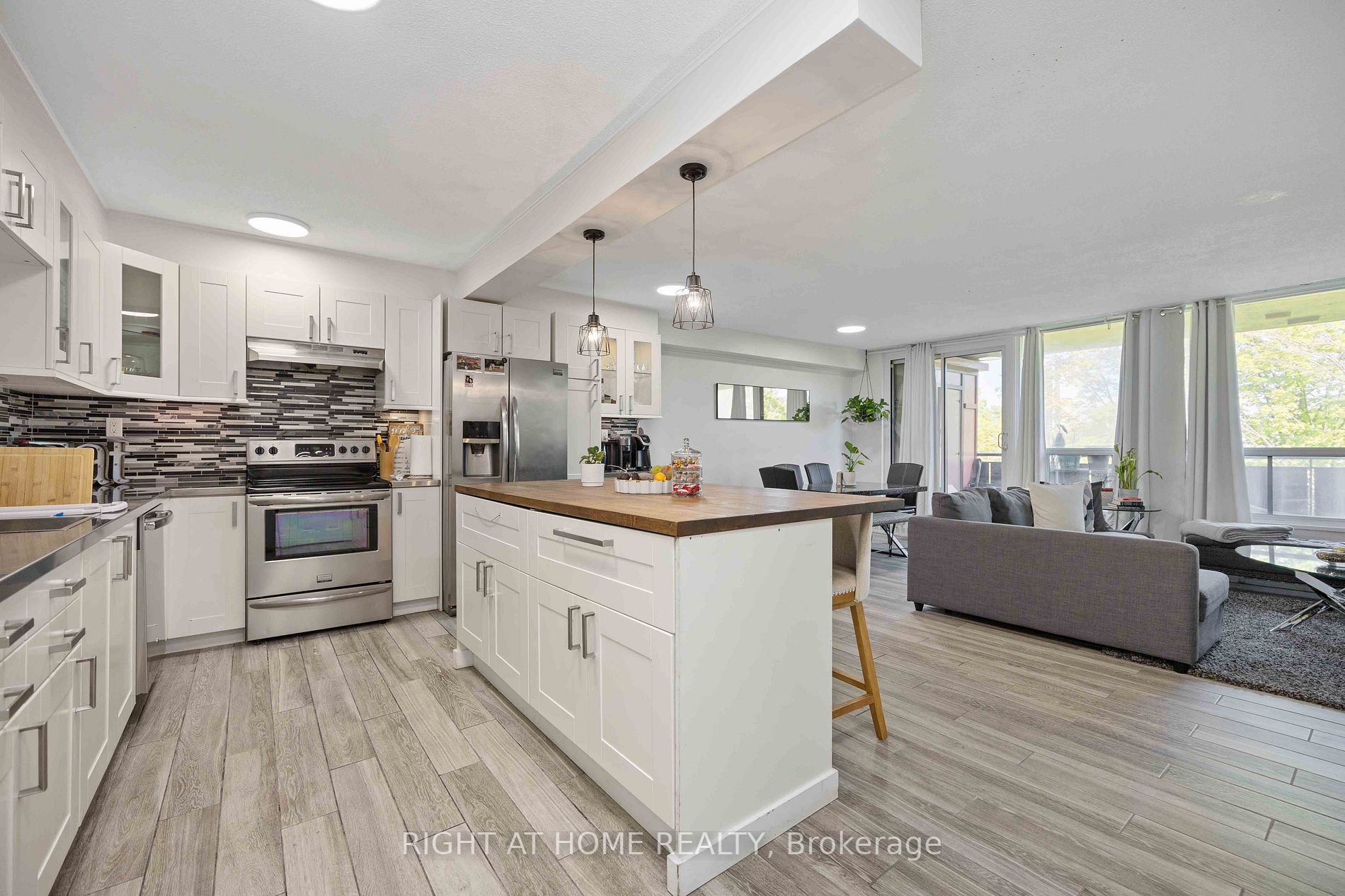 15 London Green Crt, #509