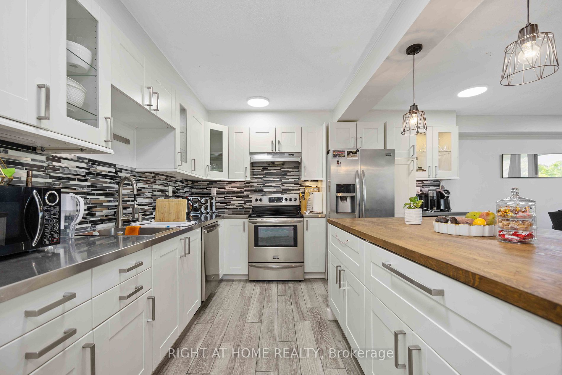 15 London Green Crt, #509